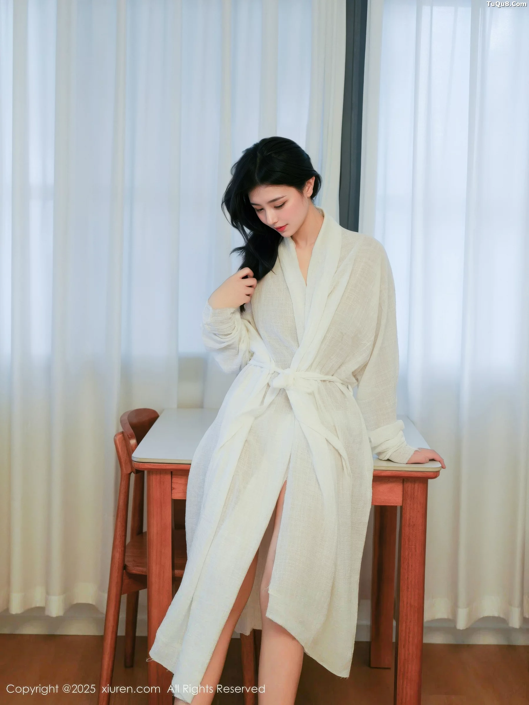   [XiuRen]高清写真图 2025.10.29 No.10920 林悦溪儿 白色浴袍第6张图片