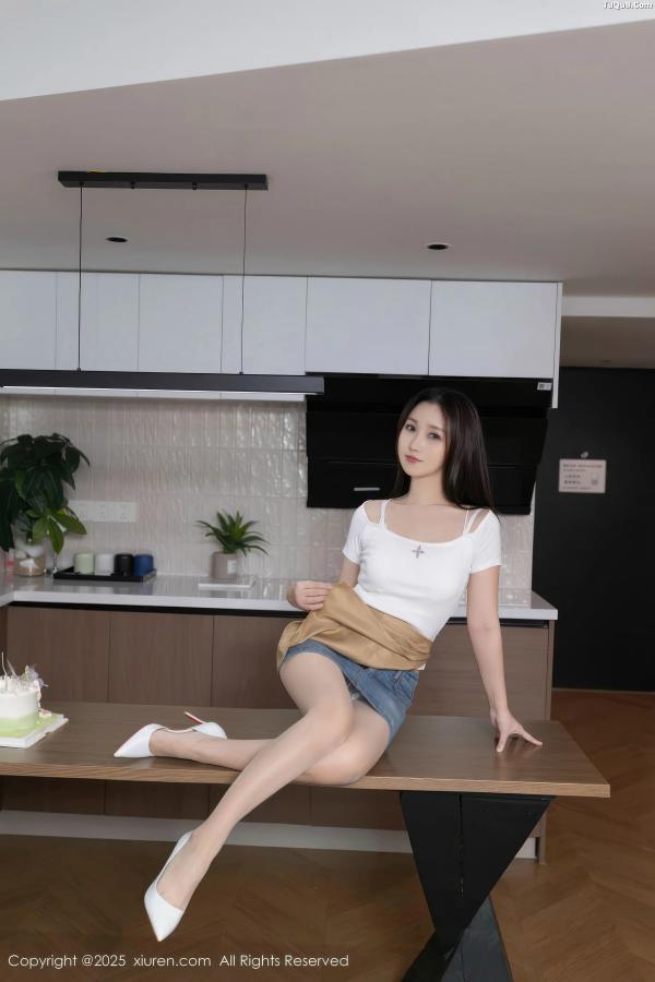   [XiuRen]高清写真图 2025.10.29 No.10925 杏子Yada 蕾丝内衣第14张图片