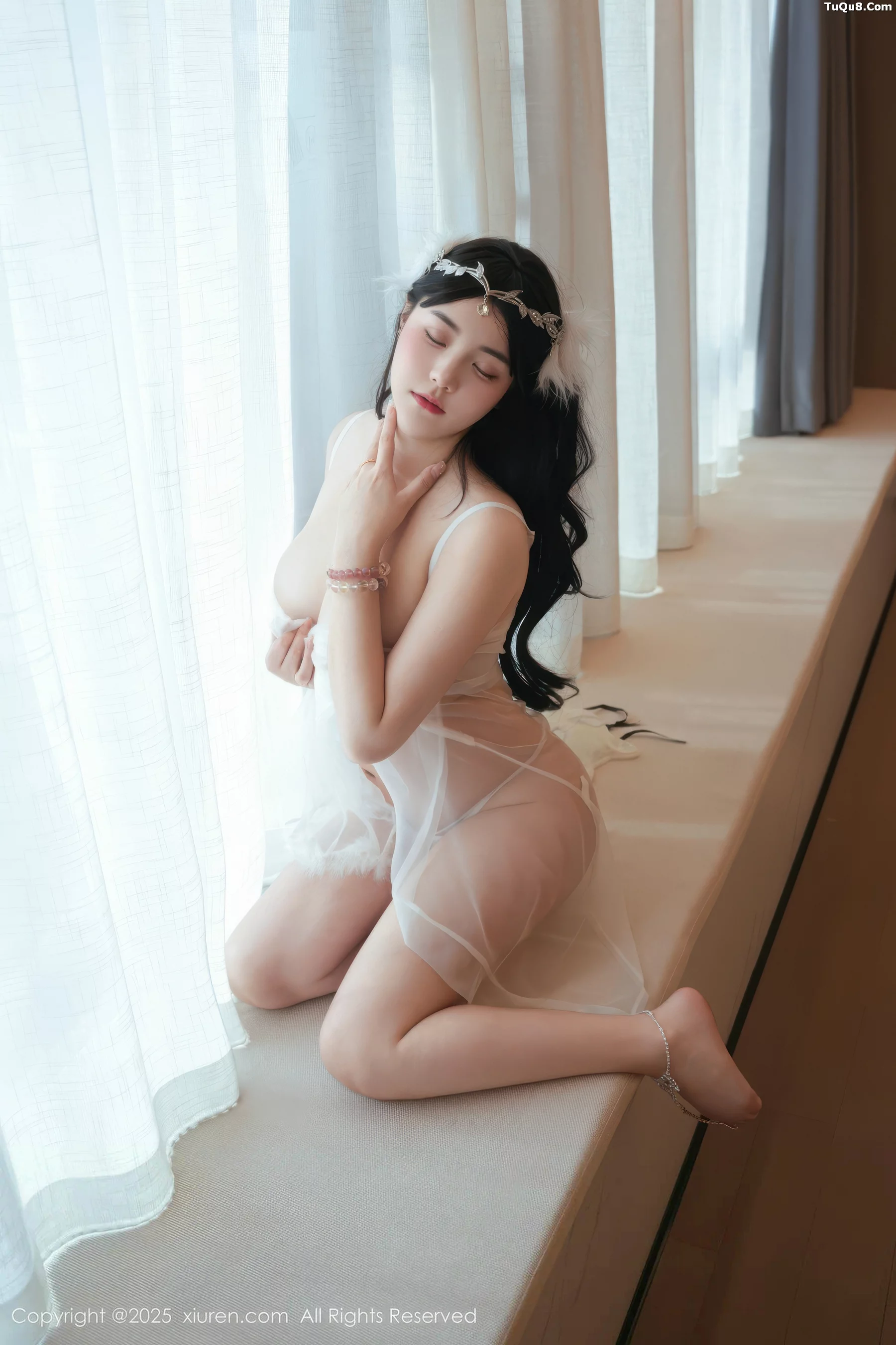   [XiuRen]高清写真图 2025.10.29 No.10923 软情 情趣内衣第21张图片