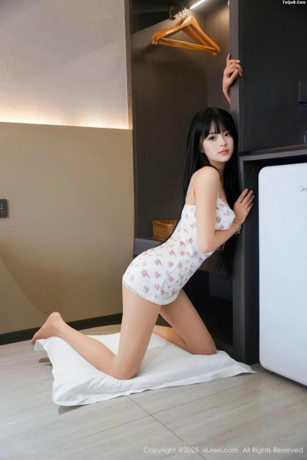   [XiuRen]高清写真图 2025.11.04 No.10944 小九阿 原色丝袜第7张图片