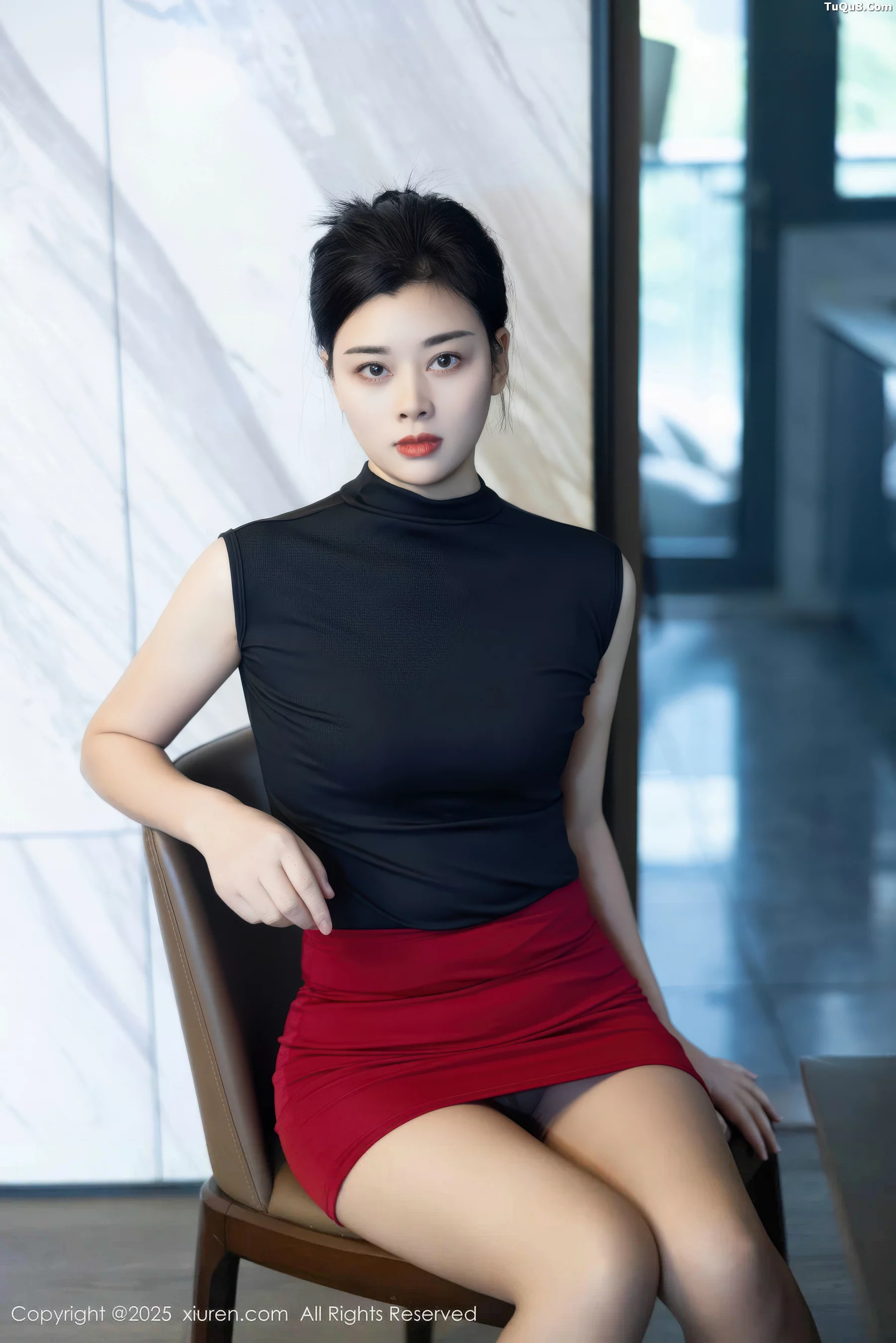   [XiuRen]高清写真图 2025.11.05 No.10948 徐清妍 魅惑黑丝第5张图片