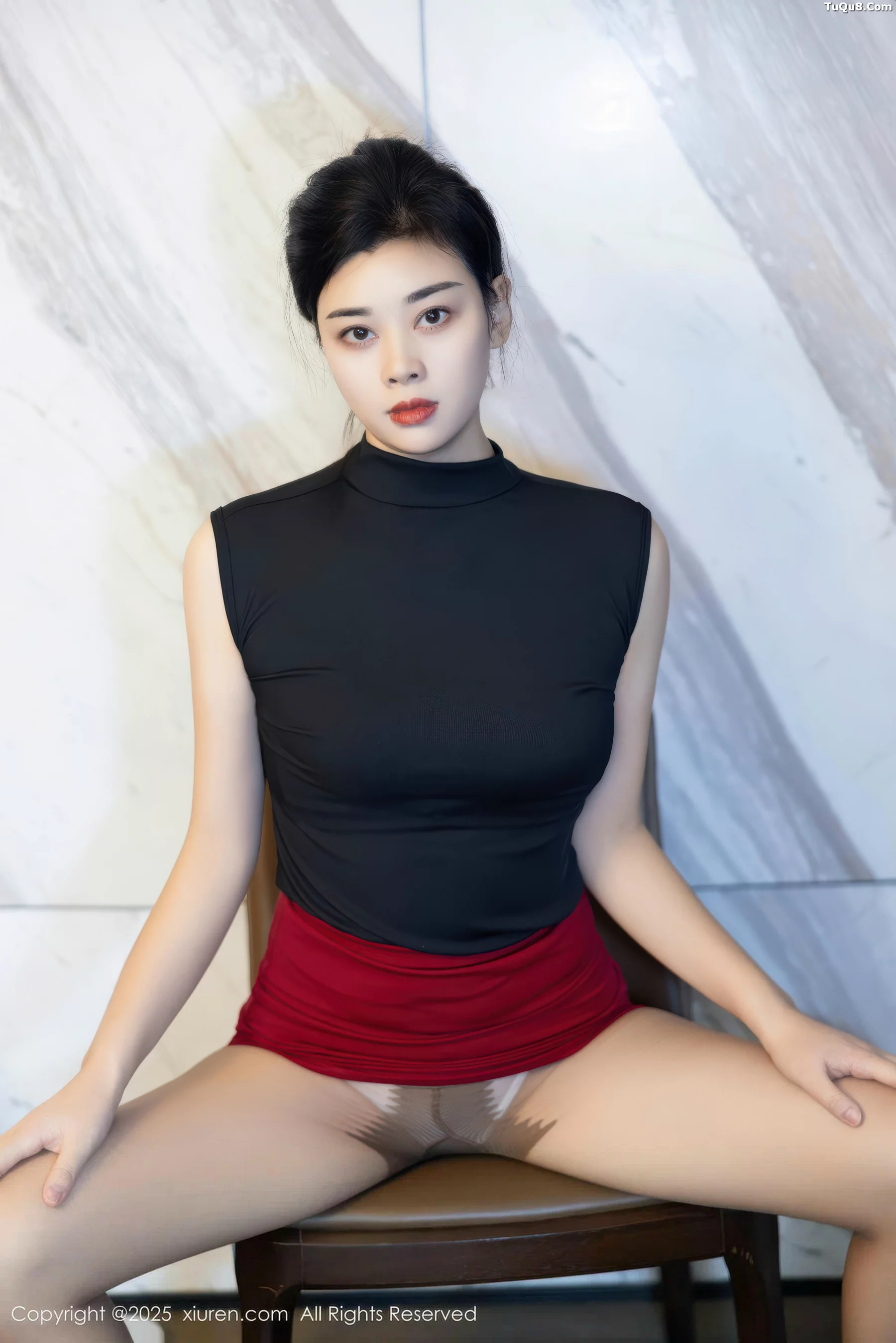   [XiuRen]高清写真图 2025.11.05 No.10948 徐清妍 魅惑黑丝第31张图片