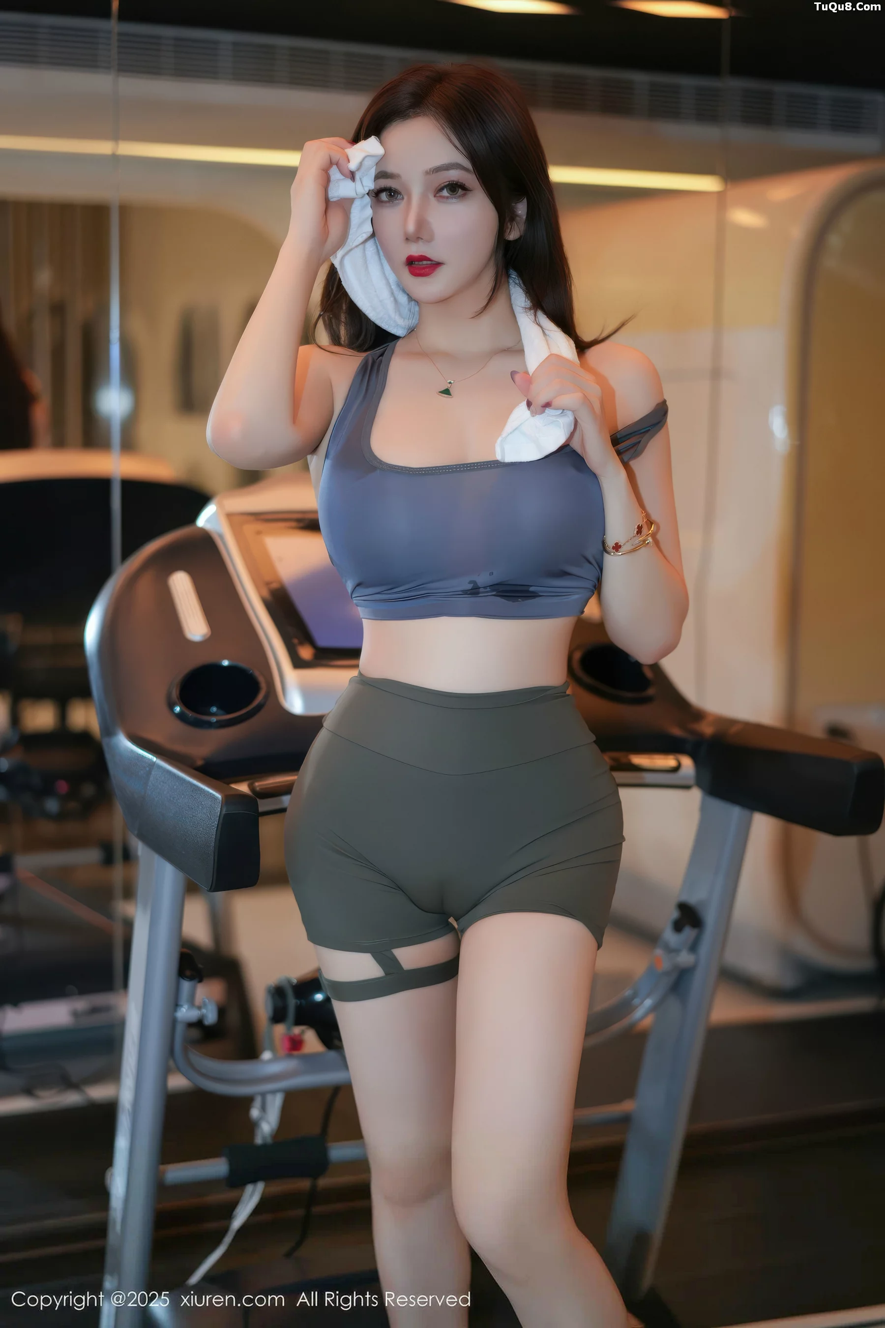   [XiuRen]高清写真图 2025.11.05 No.10950 心妍小公主 紧身运动服第18张图片