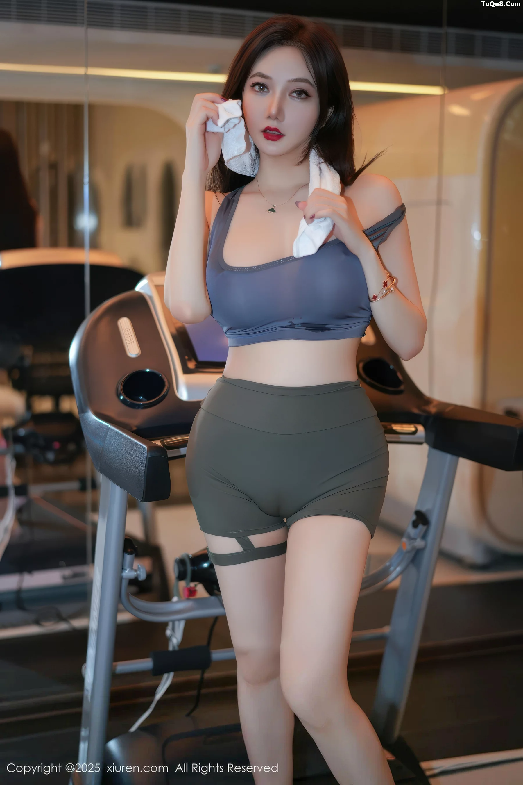   [XiuRen]高清写真图 2025.11.05 No.10950 心妍小公主 紧身运动服第19张图片