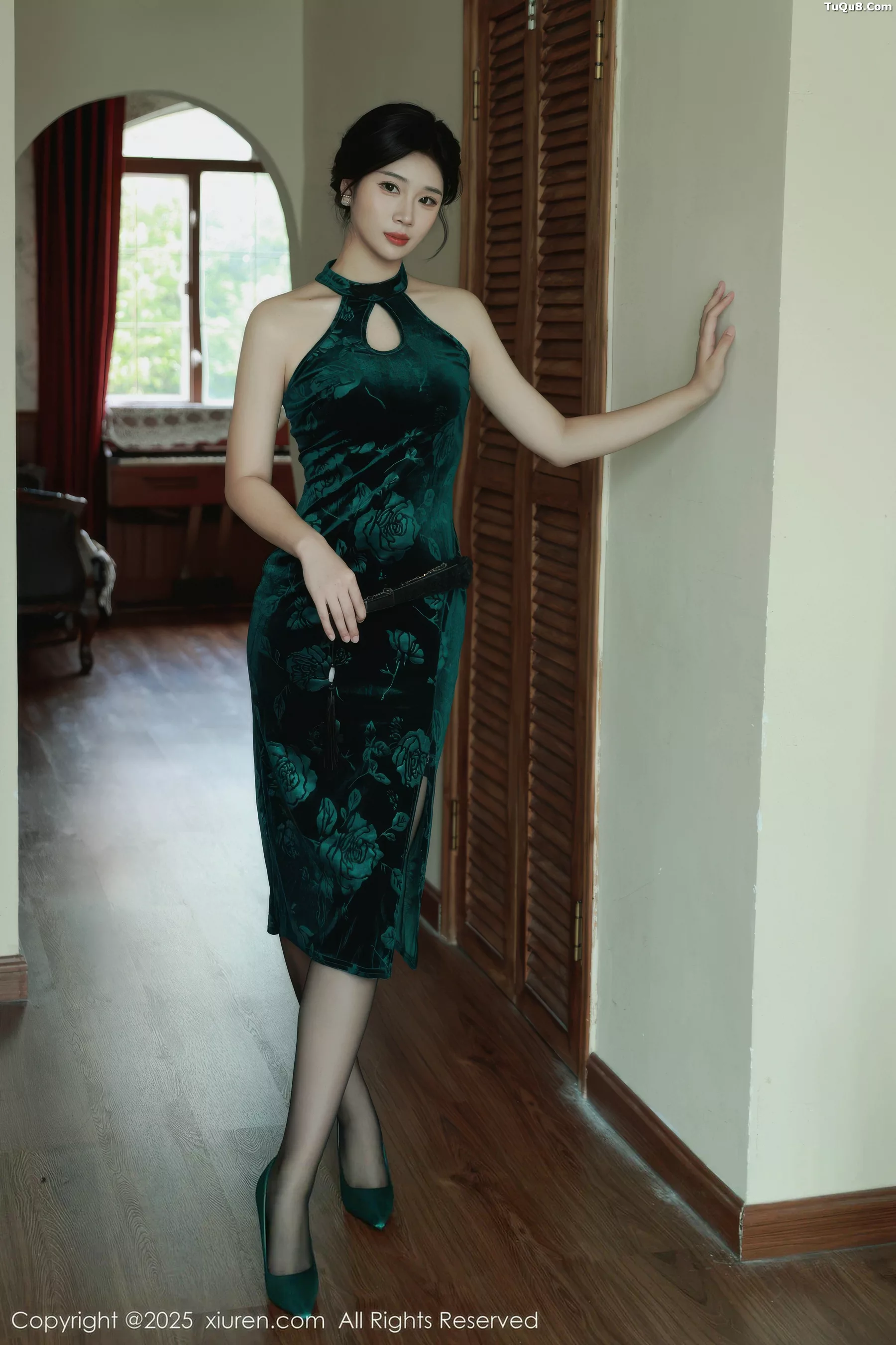   [XiuRen]高清写真图 2025.11.07 No.10962 南乔 蕾丝内衣第1张图片