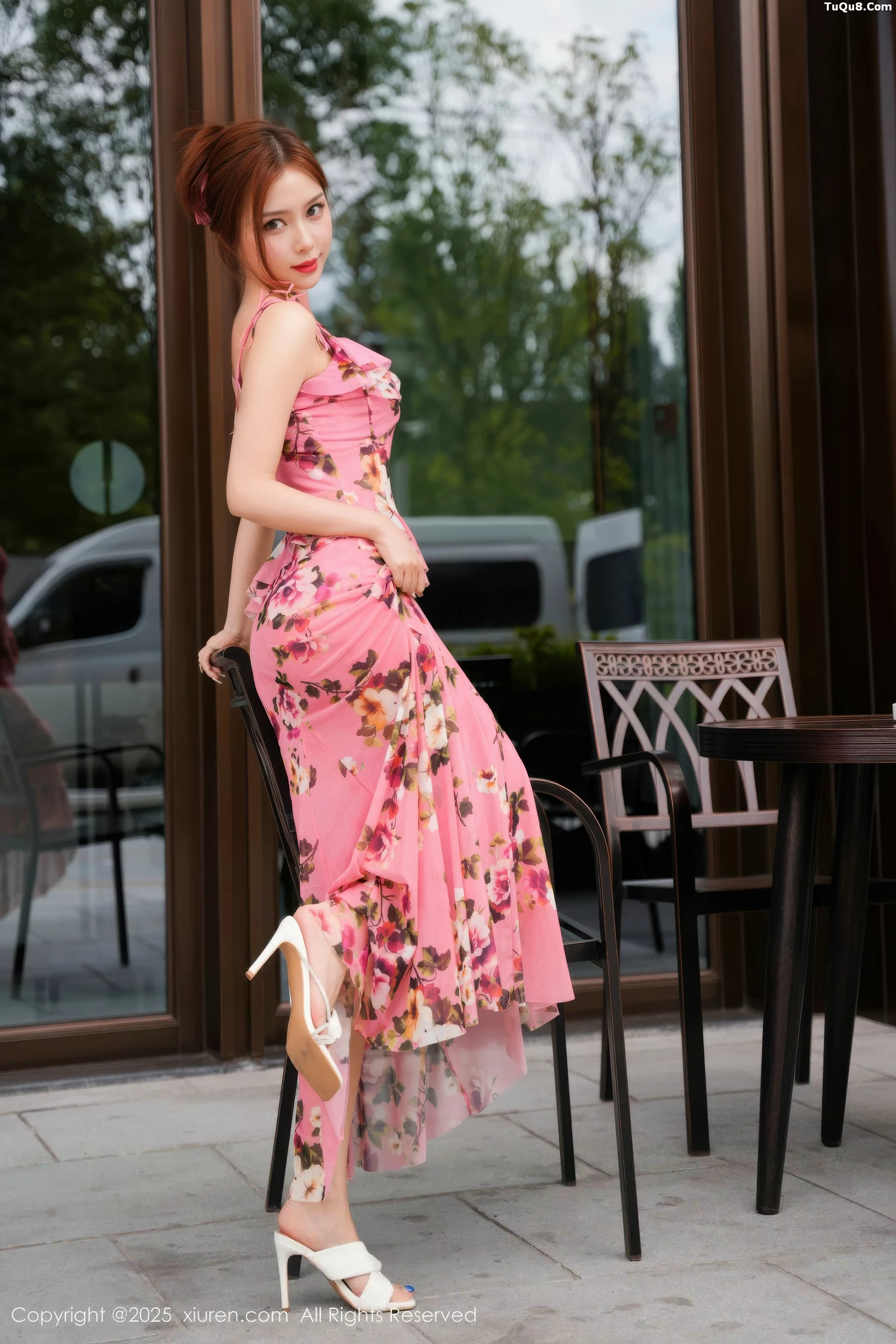   [XiuRen]高清写真图 2025.11.06 No.10954 白芷yy 紫色内衣第4张图片