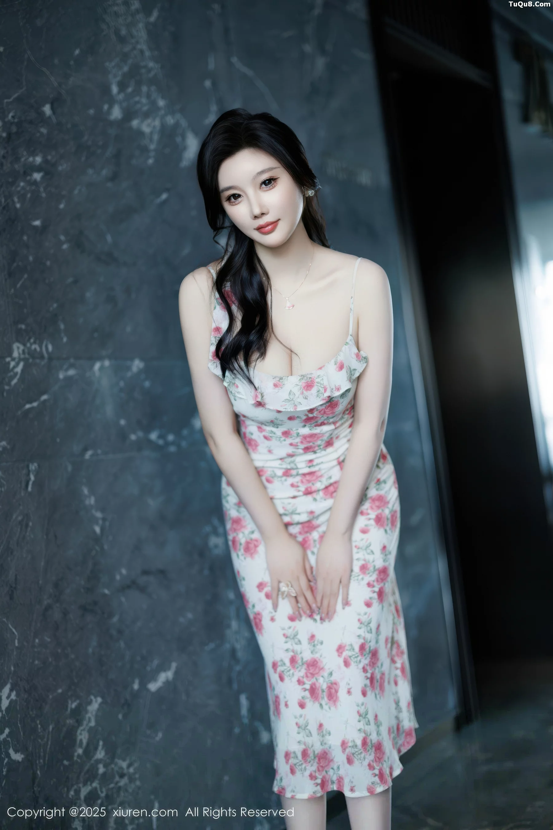   [XiuRen]高清写真图 2025.11.12 No.10977 CHENCHEN. 情趣内衣第2张图片