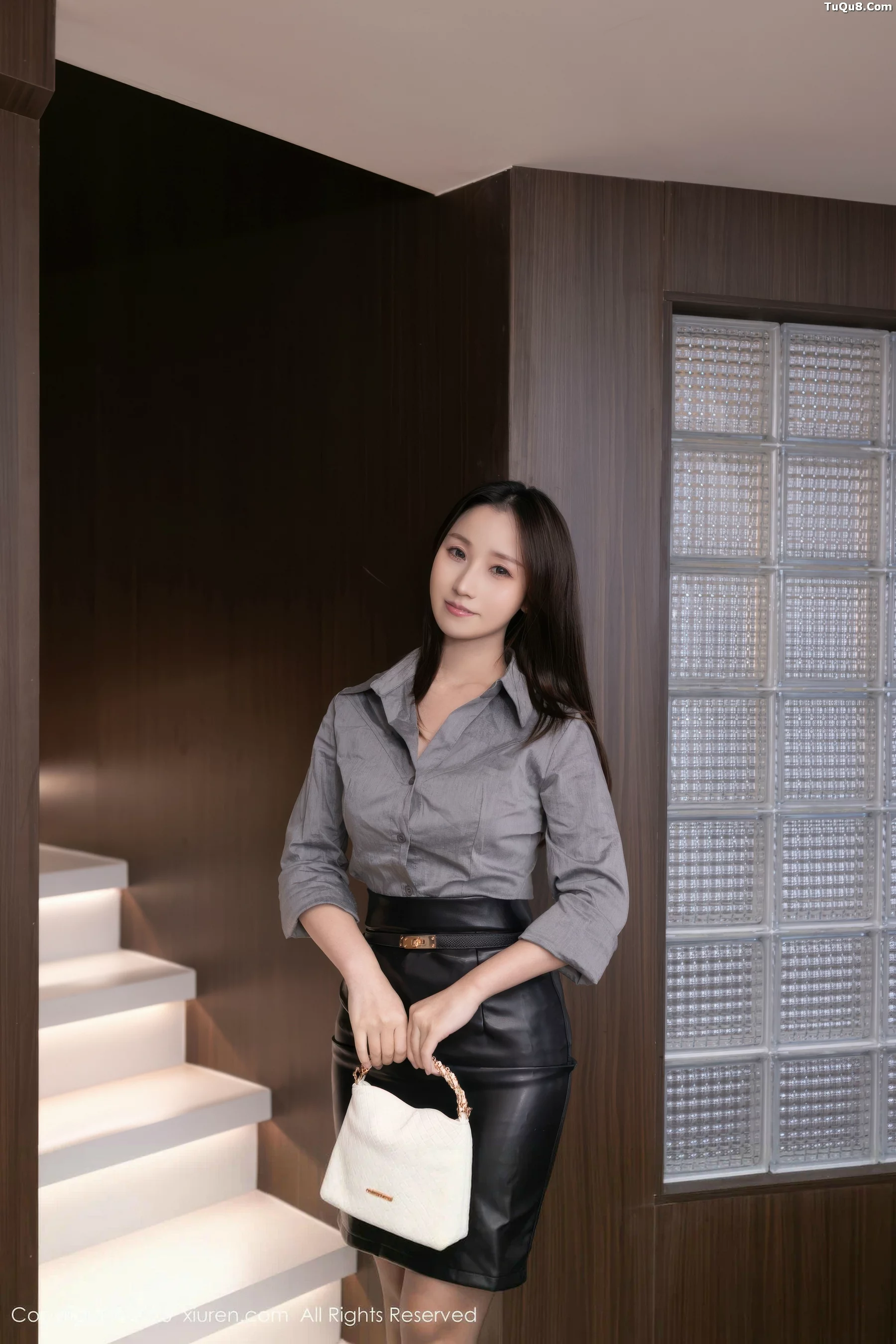   [XiuRen]高清写真图 2025.11.12 No.10978 杏子Yada 情趣内衣第1张图片