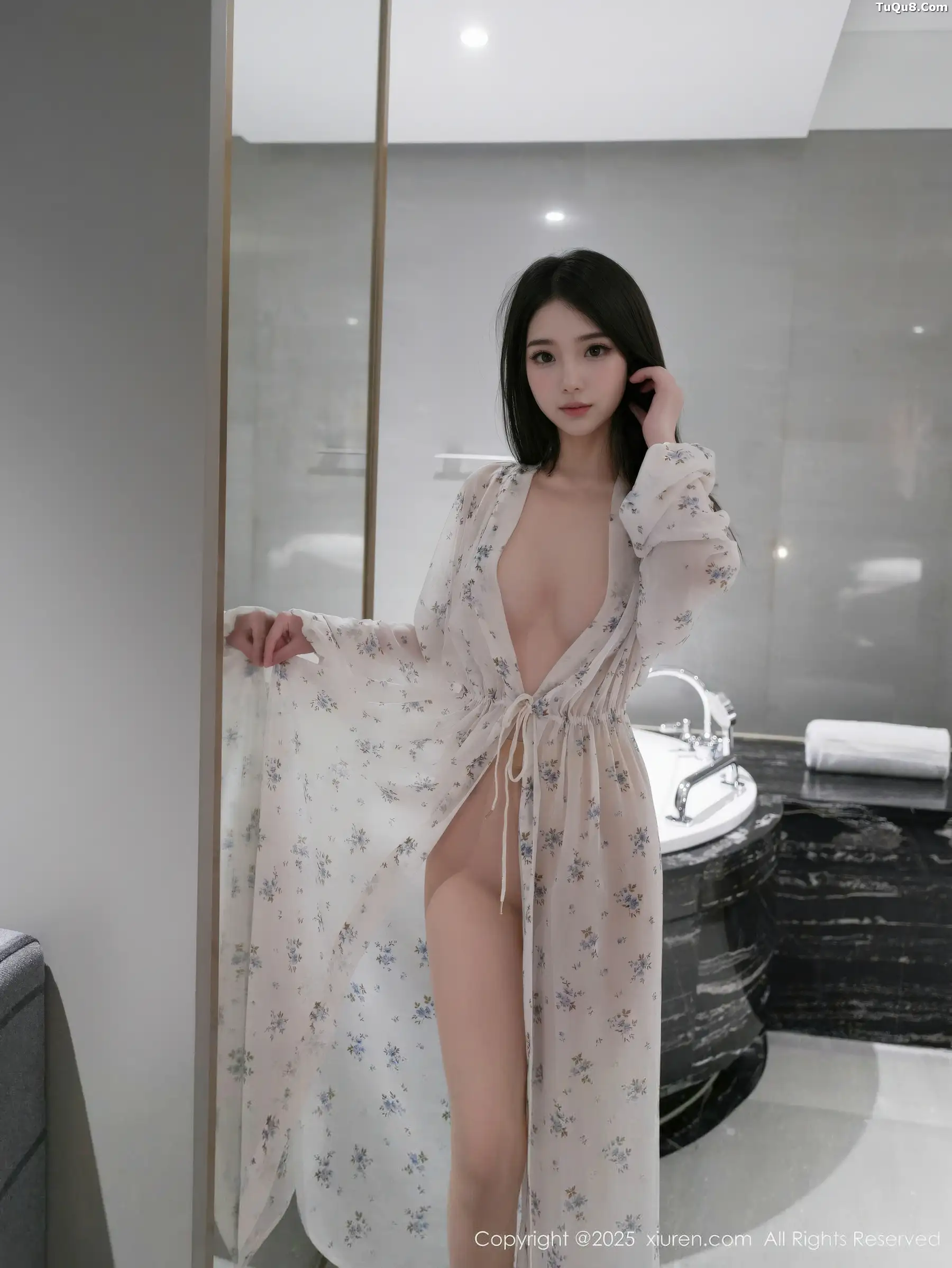   [XiuRen]高清写真图 2025.11.14 No.10988 烧烧小桃 性感长裙第26张图片