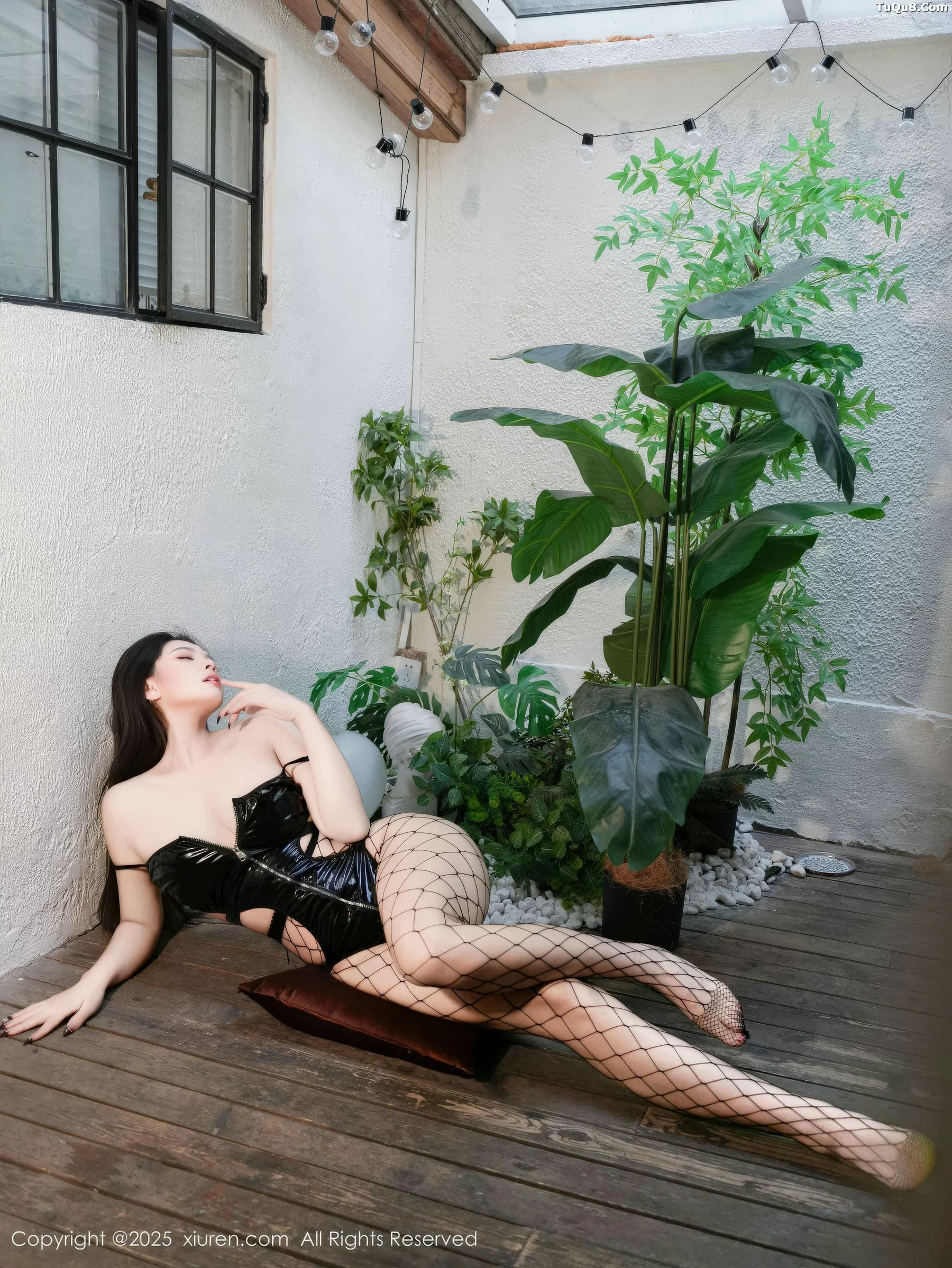   [XiuRen]高清写真图 2025.11.13 No.10979 Yuanbao 吊带长裙第38张图片