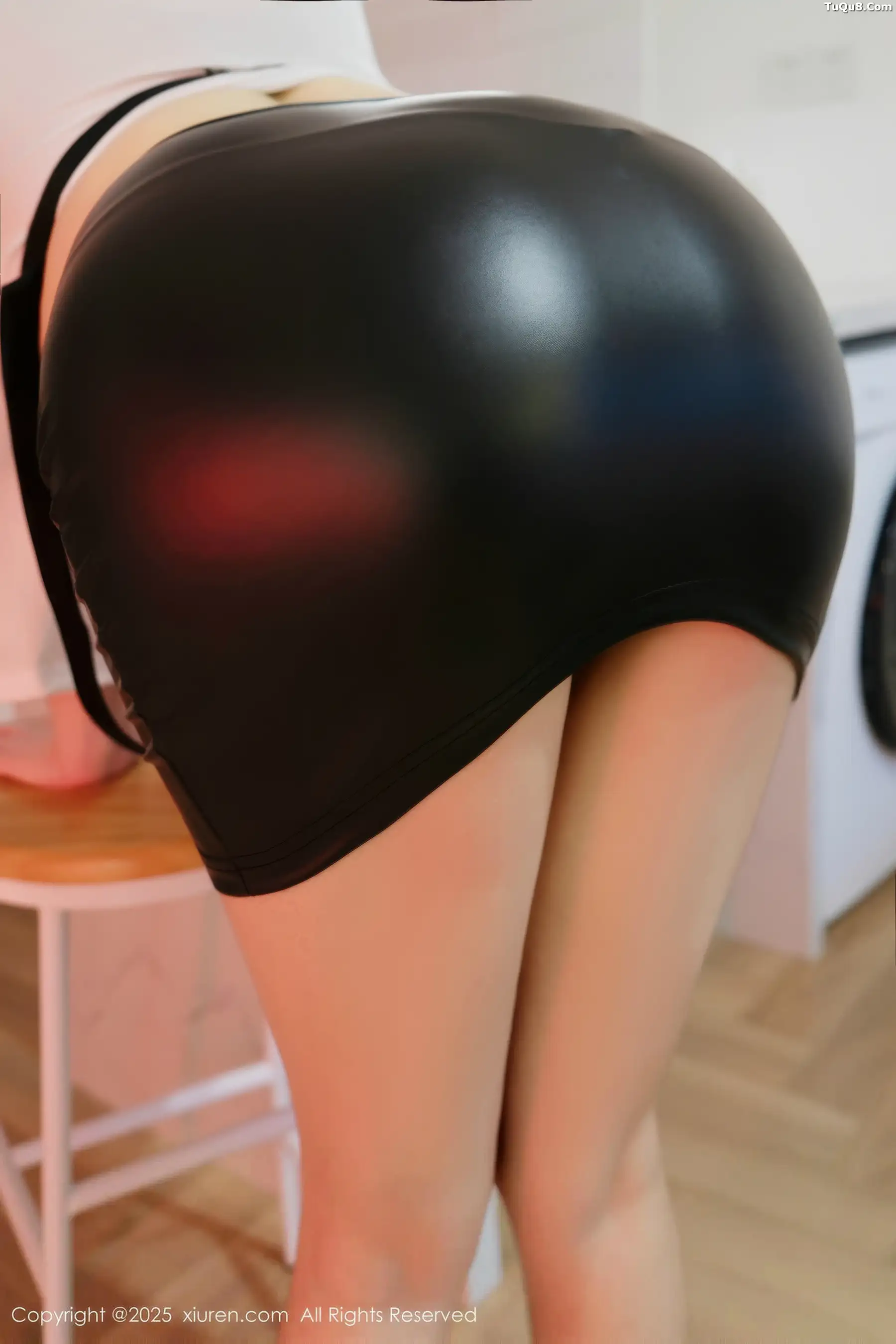   [XiuRen]高清写真图 2025.11.17 No.10993 福福_Thrive 丰满身材第13张图片