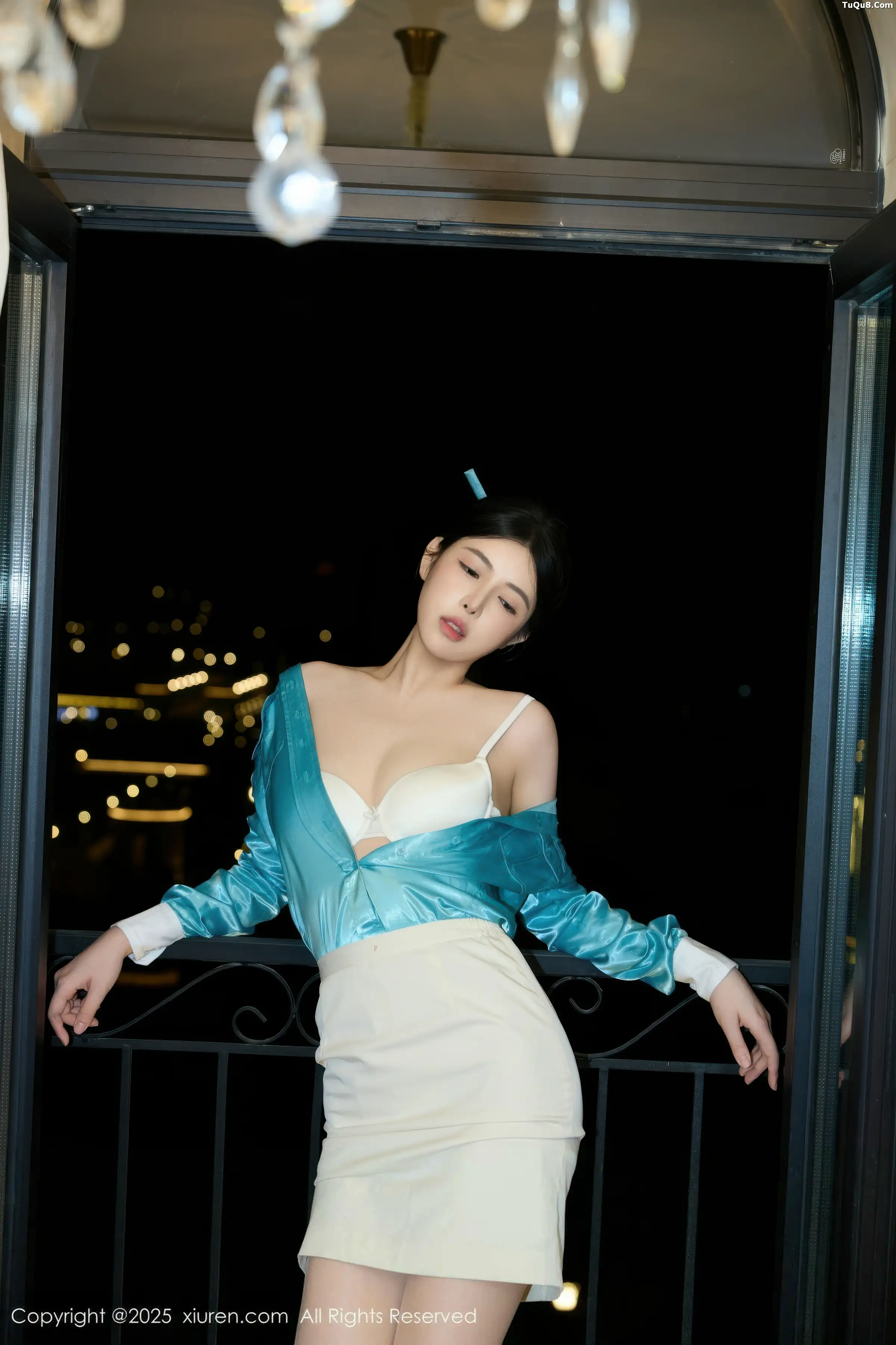   [XiuRen]高清写真图 2025.11.18 No.10998 方蕾蕾 开档黑丝第34张图片