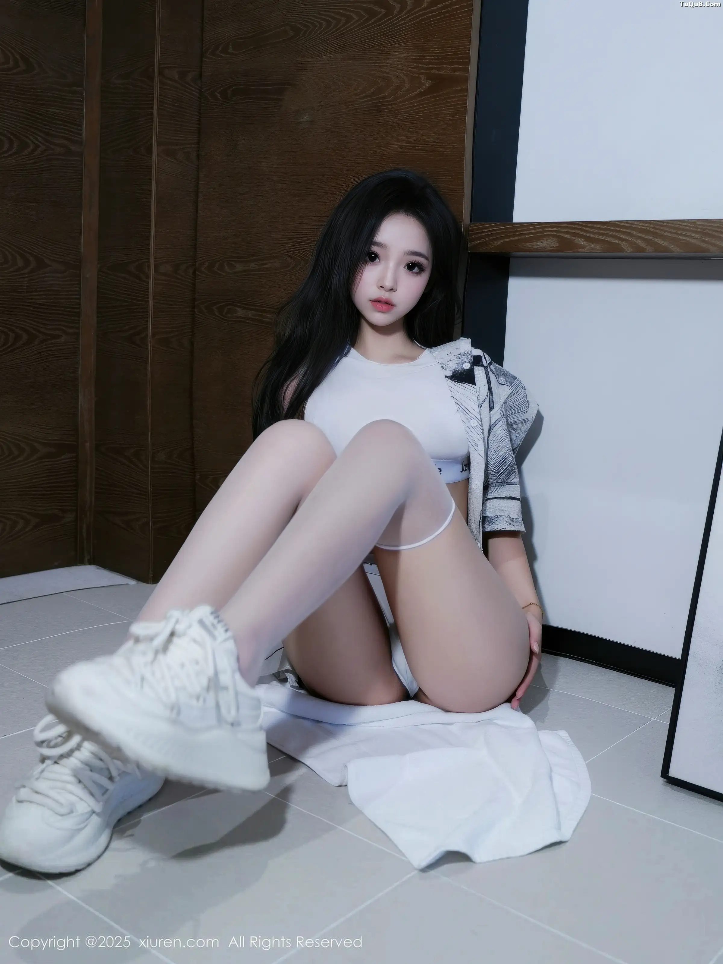   [XiuRen]高清写真图 2025.11.20 No.11011 虞姬无悔 运动内衣第18张图片