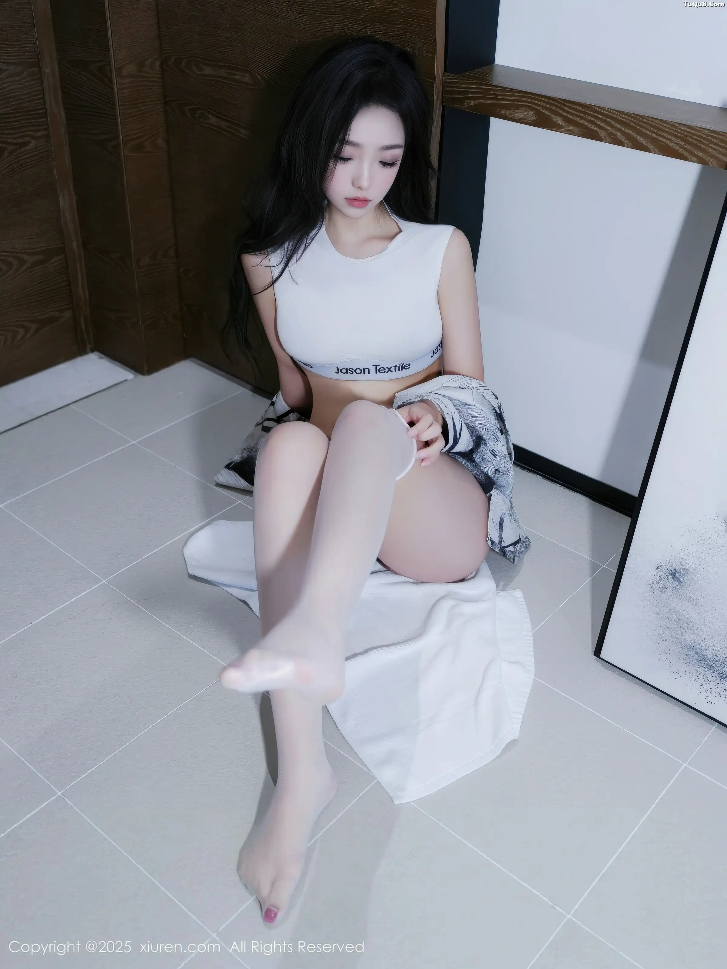   [XiuRen]高清写真图 2025.11.20 No.11011 虞姬无悔 运动内衣第23张图片