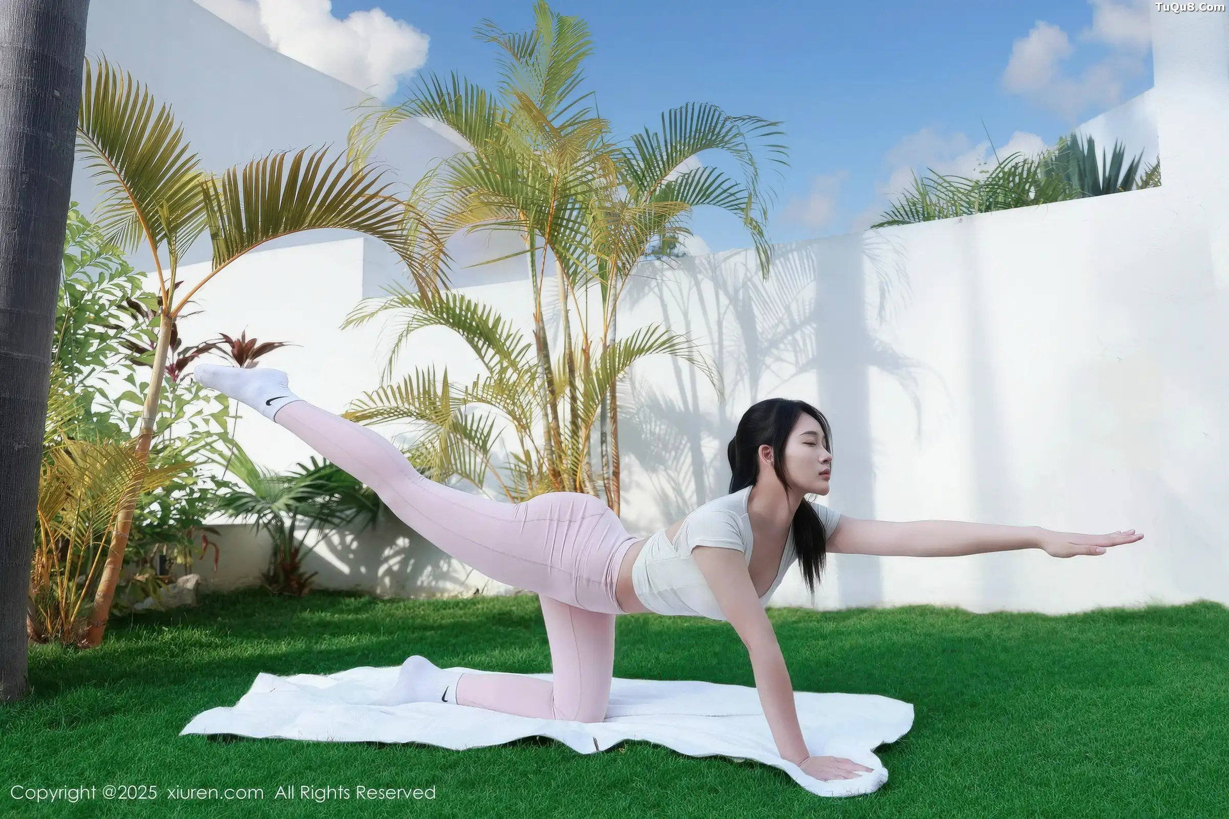   [XiuRen]高清写真图 2025.11.21 No.11018 南乔 无内灰丝第6张图片