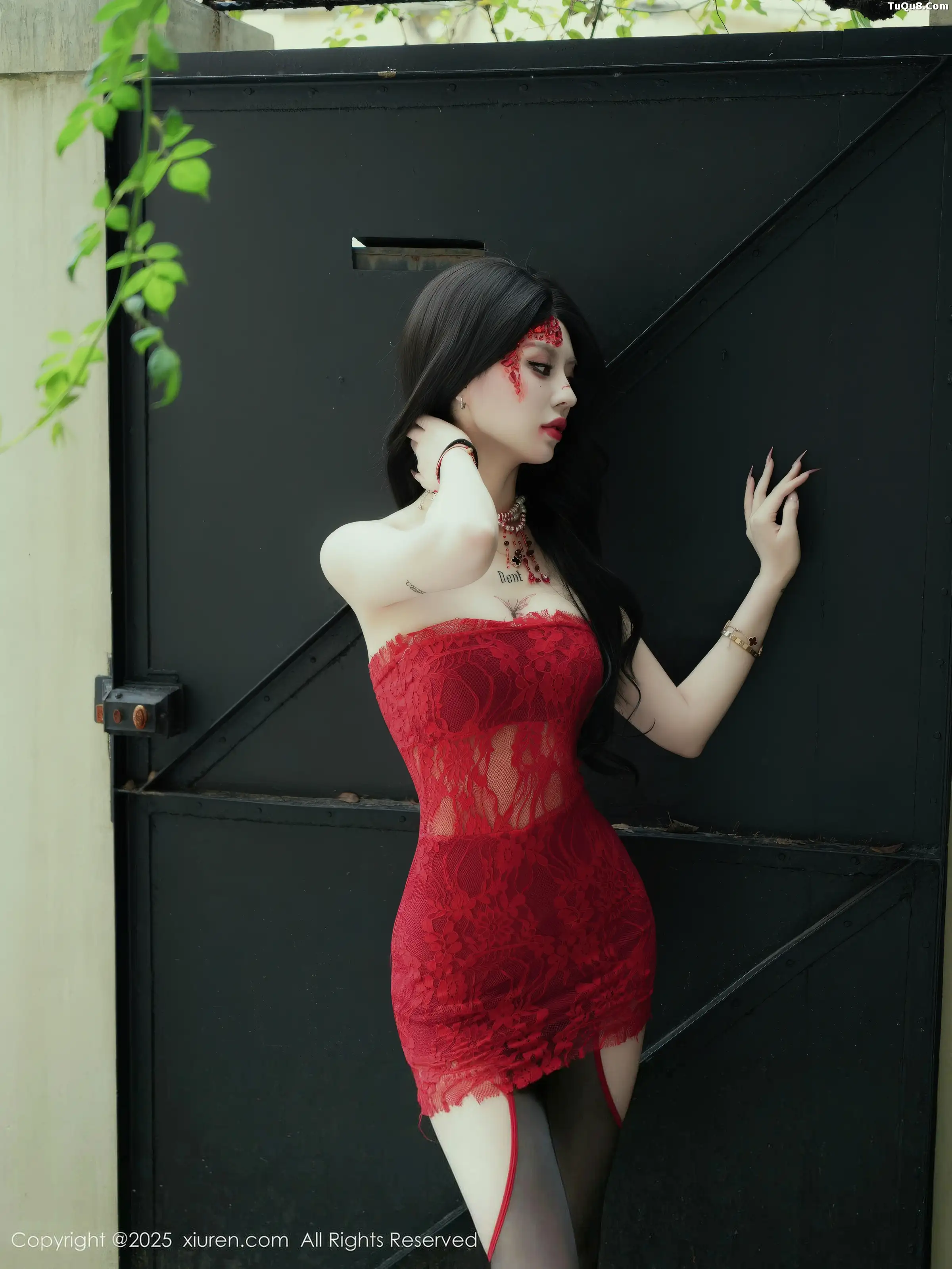   [XiuRen]高清写真图 2025.11.26 No.11032 四月月 模特合集第11张图片