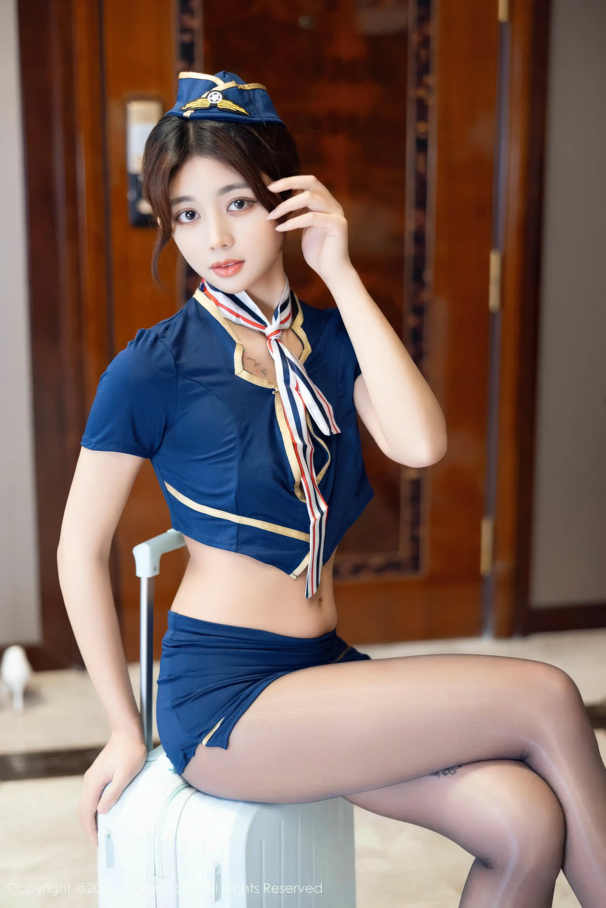   [XiuRen]高清写真图 2025.12.16 No.11112 姜冉冉_Renee@ 空姐制服第9张图片