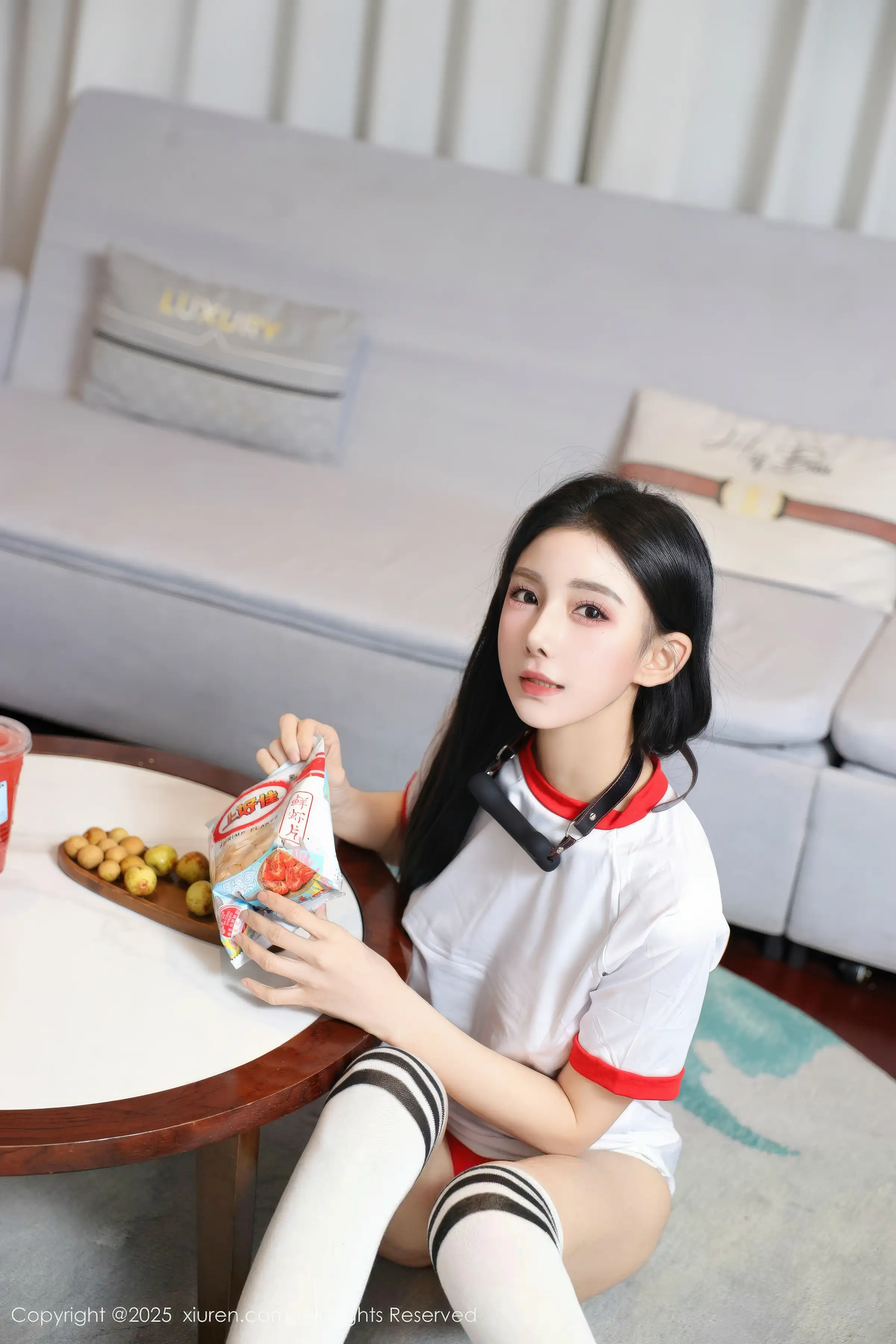   [XiuRen]高清写真图 2025.12.16 No.11110 许微微呀 情趣捆绑第3张图片