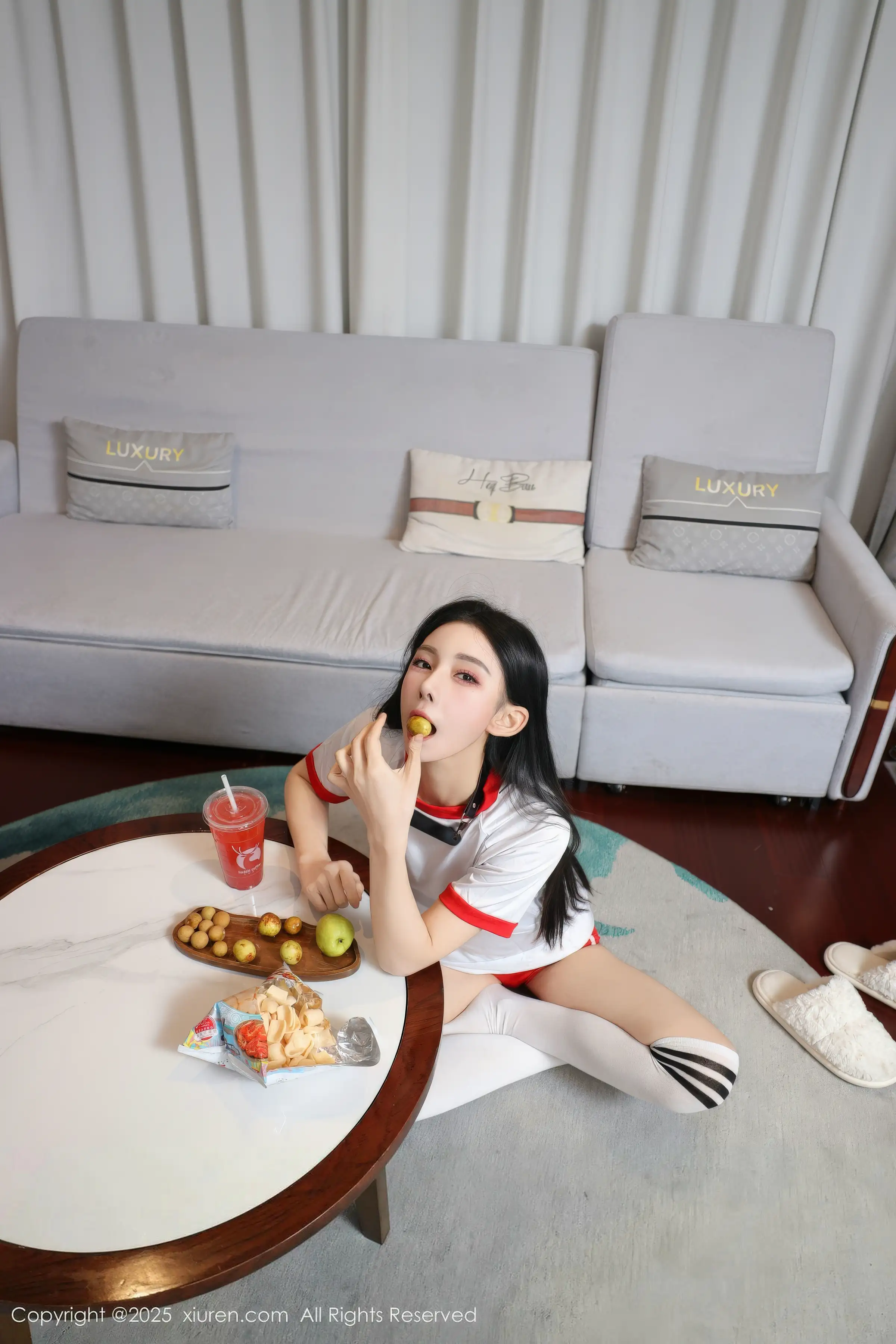   [XiuRen]高清写真图 2025.12.16 No.11110 许微微呀 情趣捆绑第20张图片