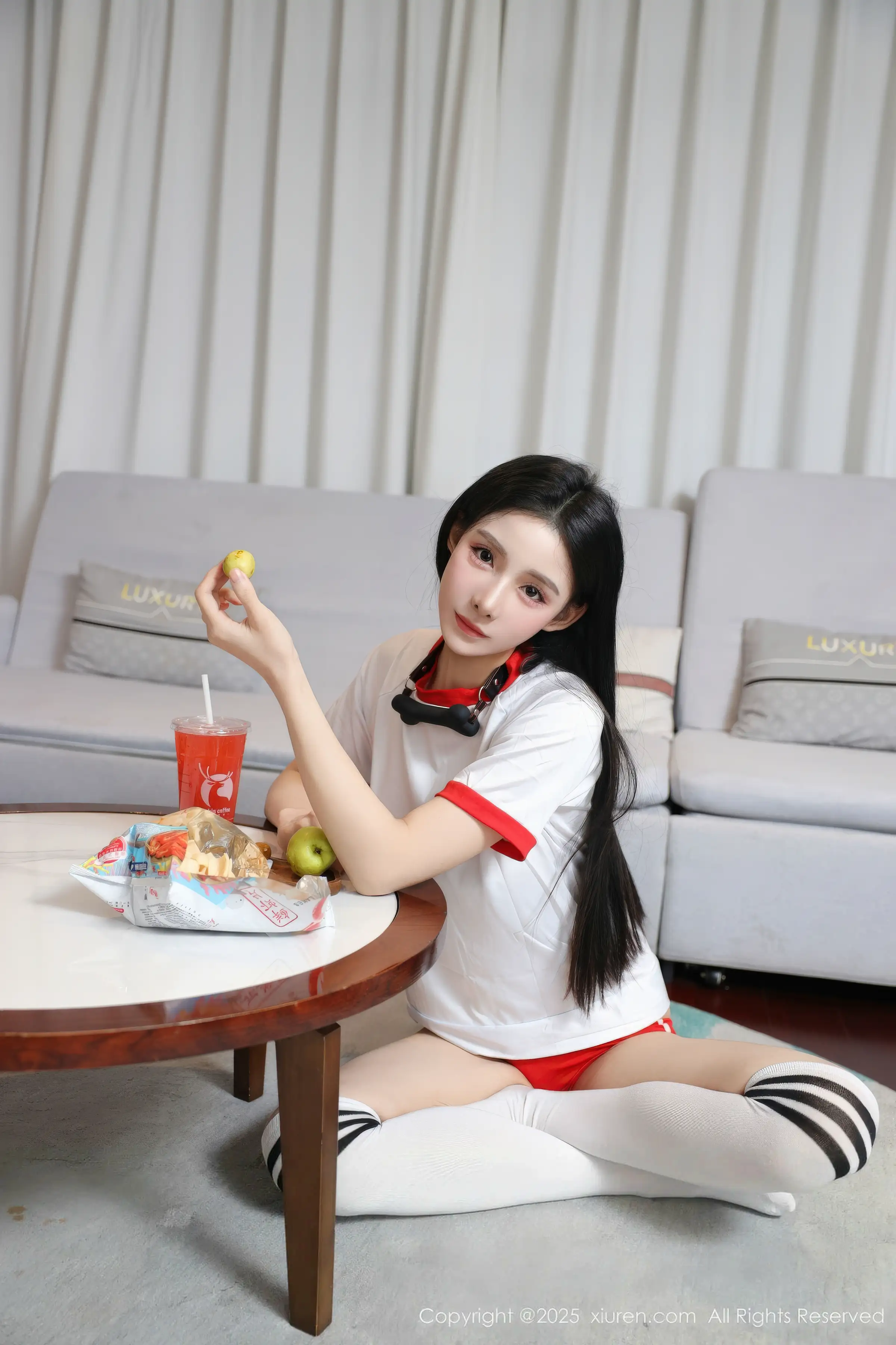   [XiuRen]高清写真图 2025.12.16 No.11110 许微微呀 情趣捆绑第22张图片