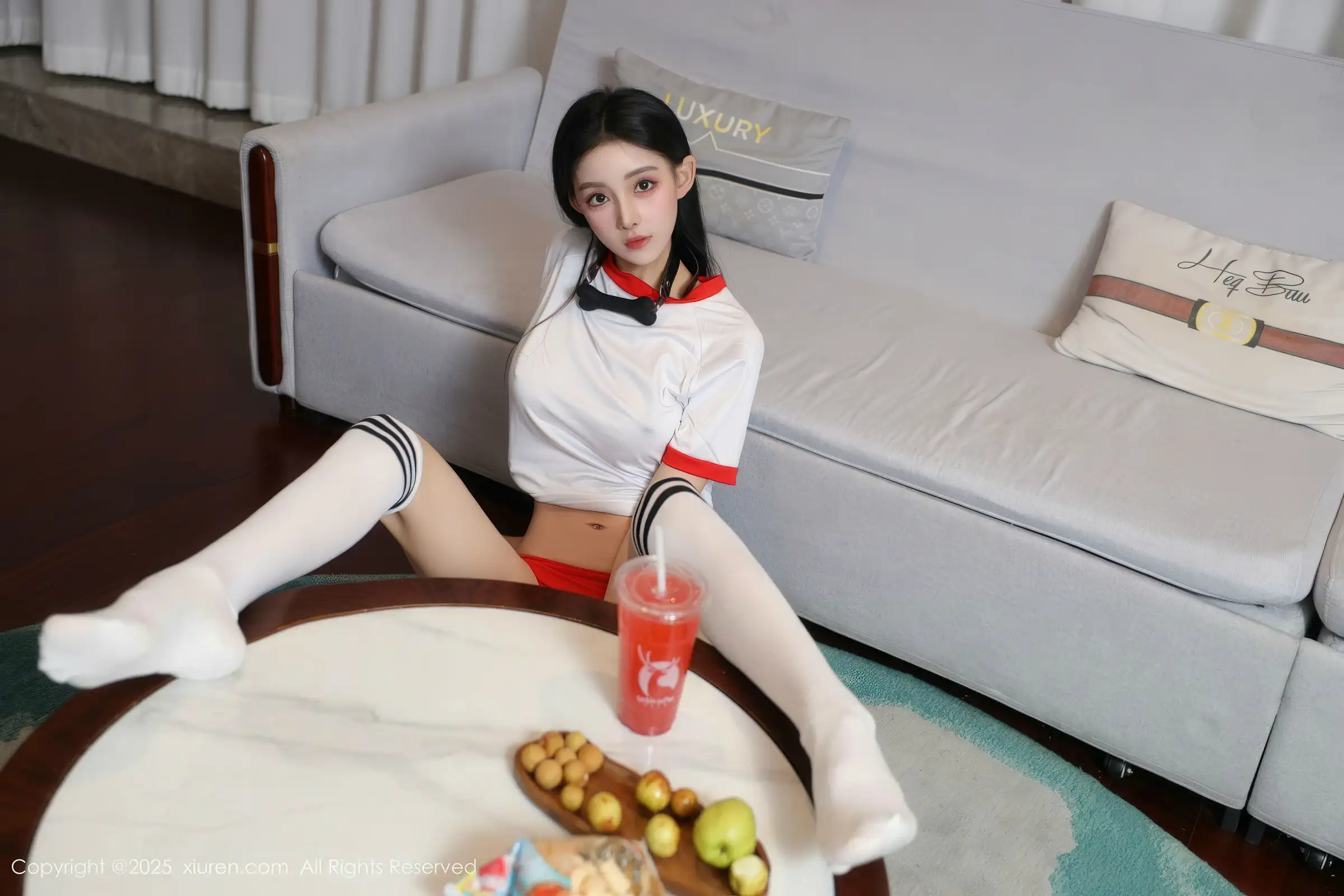   [XiuRen]高清写真图 2025.12.16 No.11110 许微微呀 情趣捆绑第28张图片