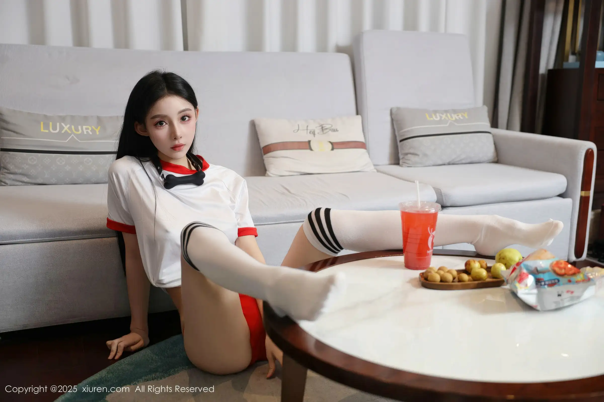   [XiuRen]高清写真图 2025.12.16 No.11110 许微微呀 情趣捆绑第29张图片