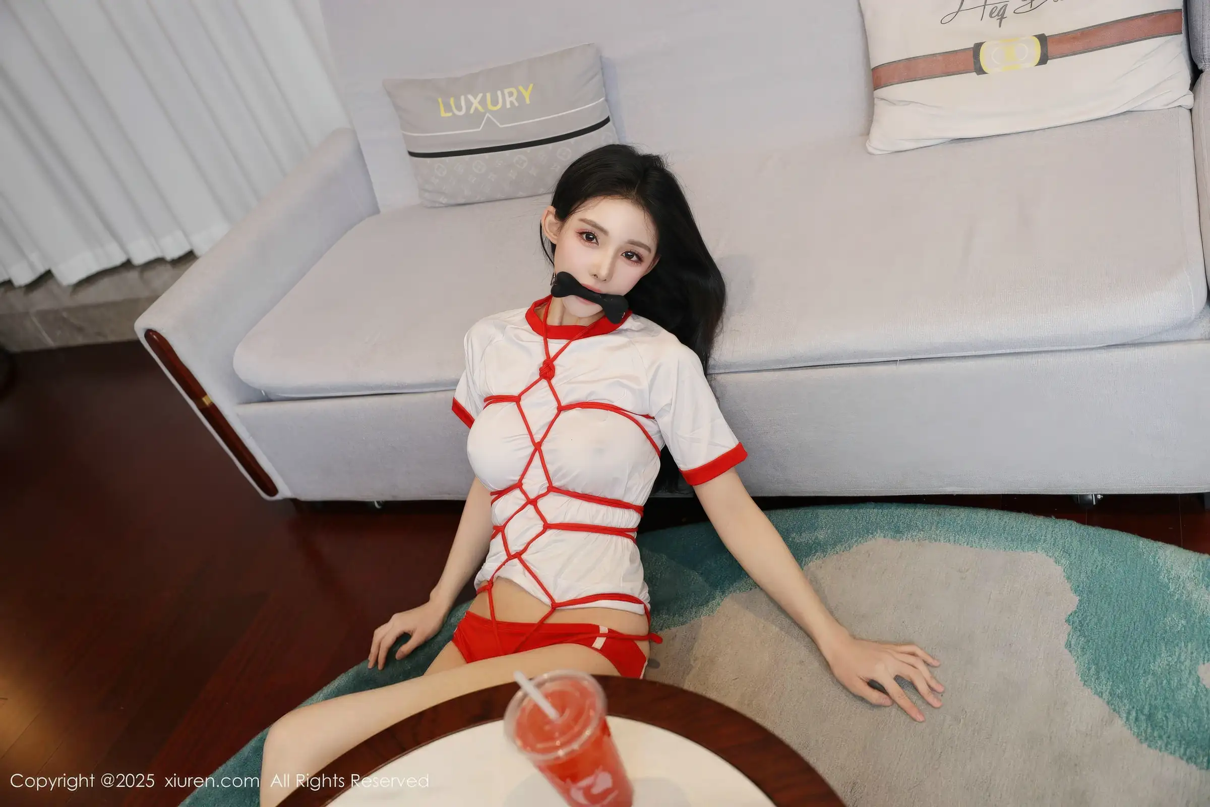   [XiuRen]高清写真图 2025.12.16 No.11110 许微微呀 情趣捆绑第37张图片