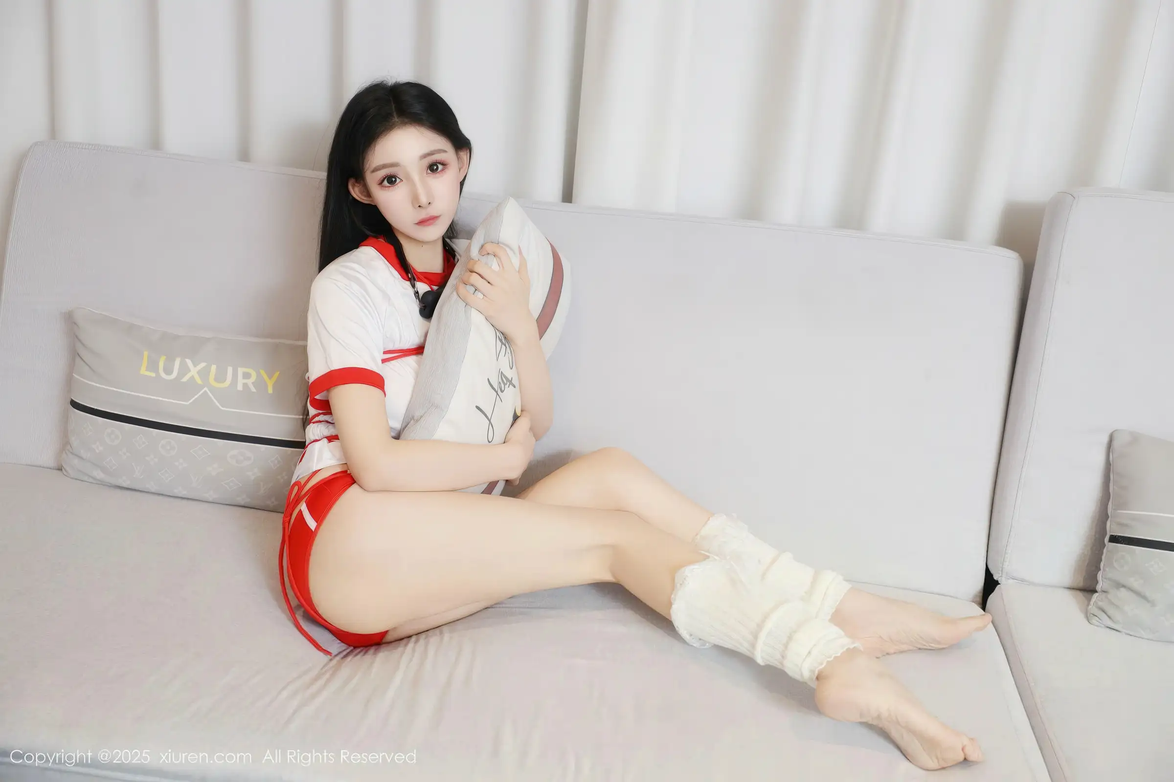   [XiuRen]高清写真图 2025.12.16 No.11110 许微微呀 情趣捆绑第61张图片