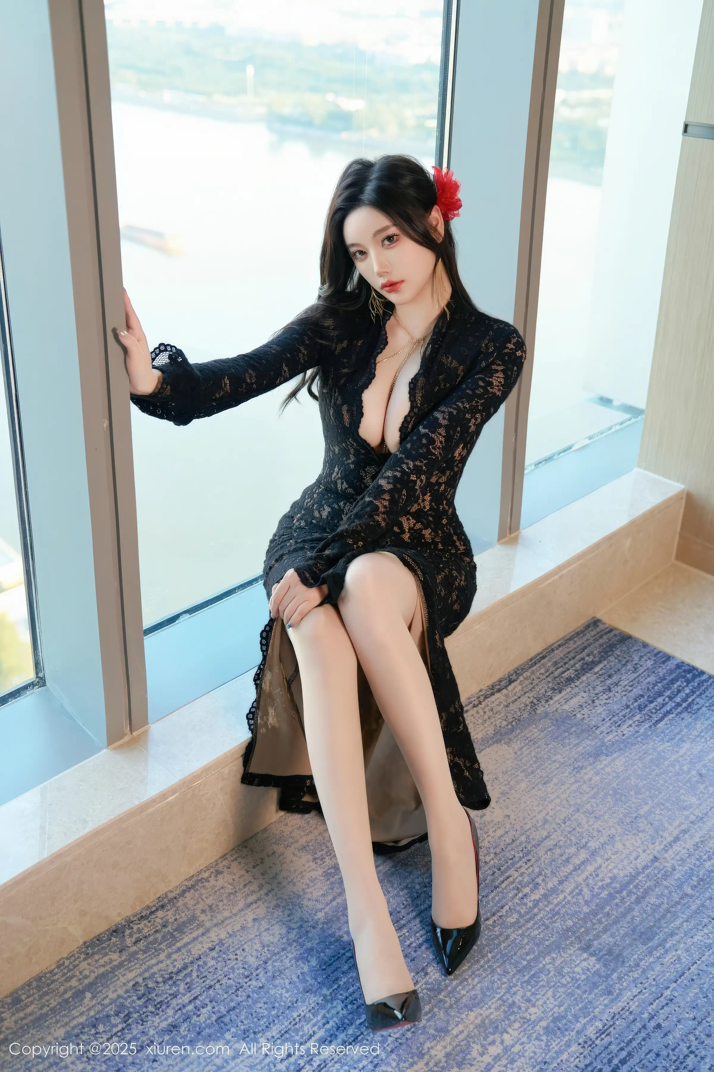   [XiuRen]高清写真图 2025.12.17 No.11122 CHENCHEN. 情趣轻透服饰第1张图片