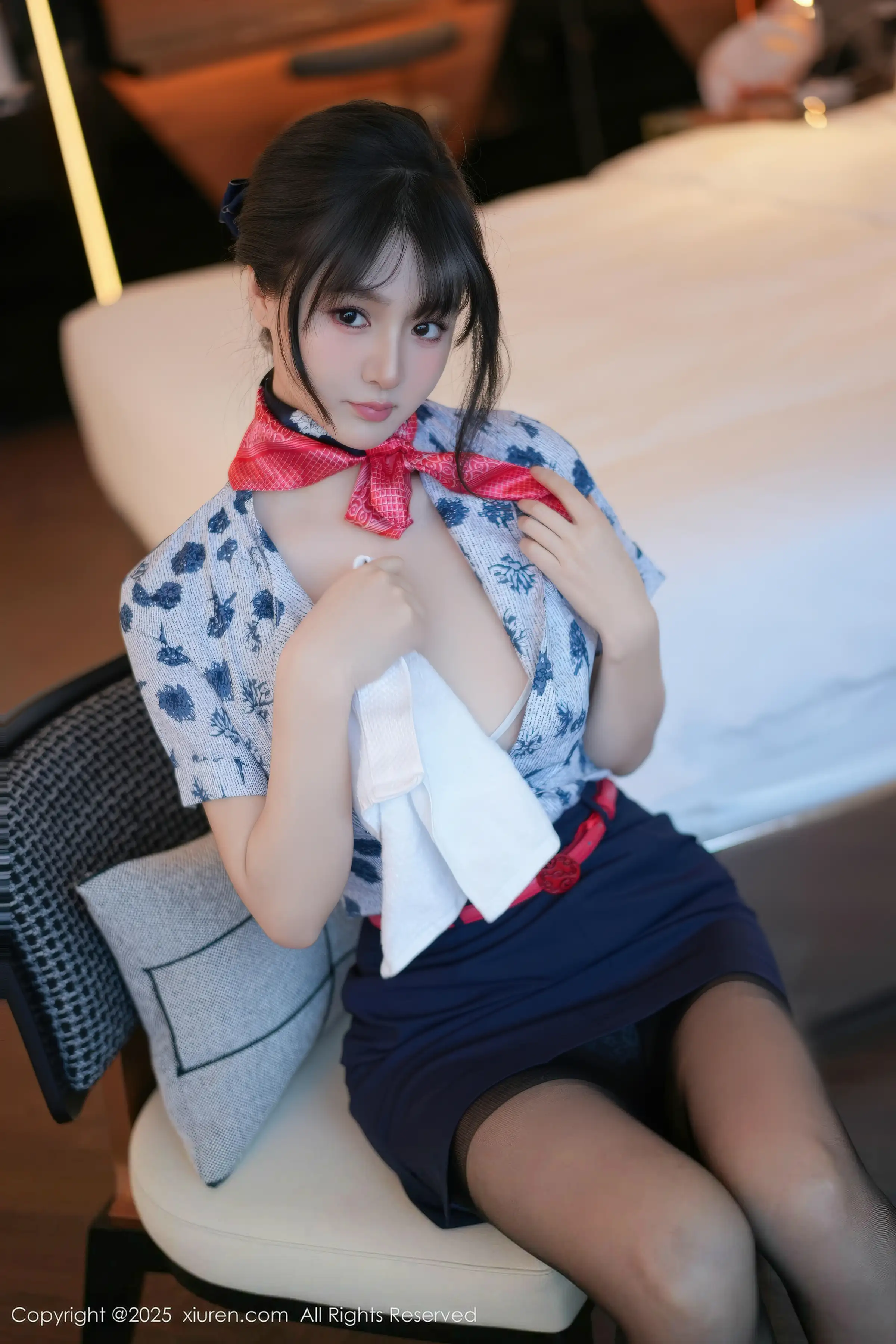   [XiuRen]高清写真图 2025.12.16 No.11115 沈南汐RuRu 空姐制服第13张图片