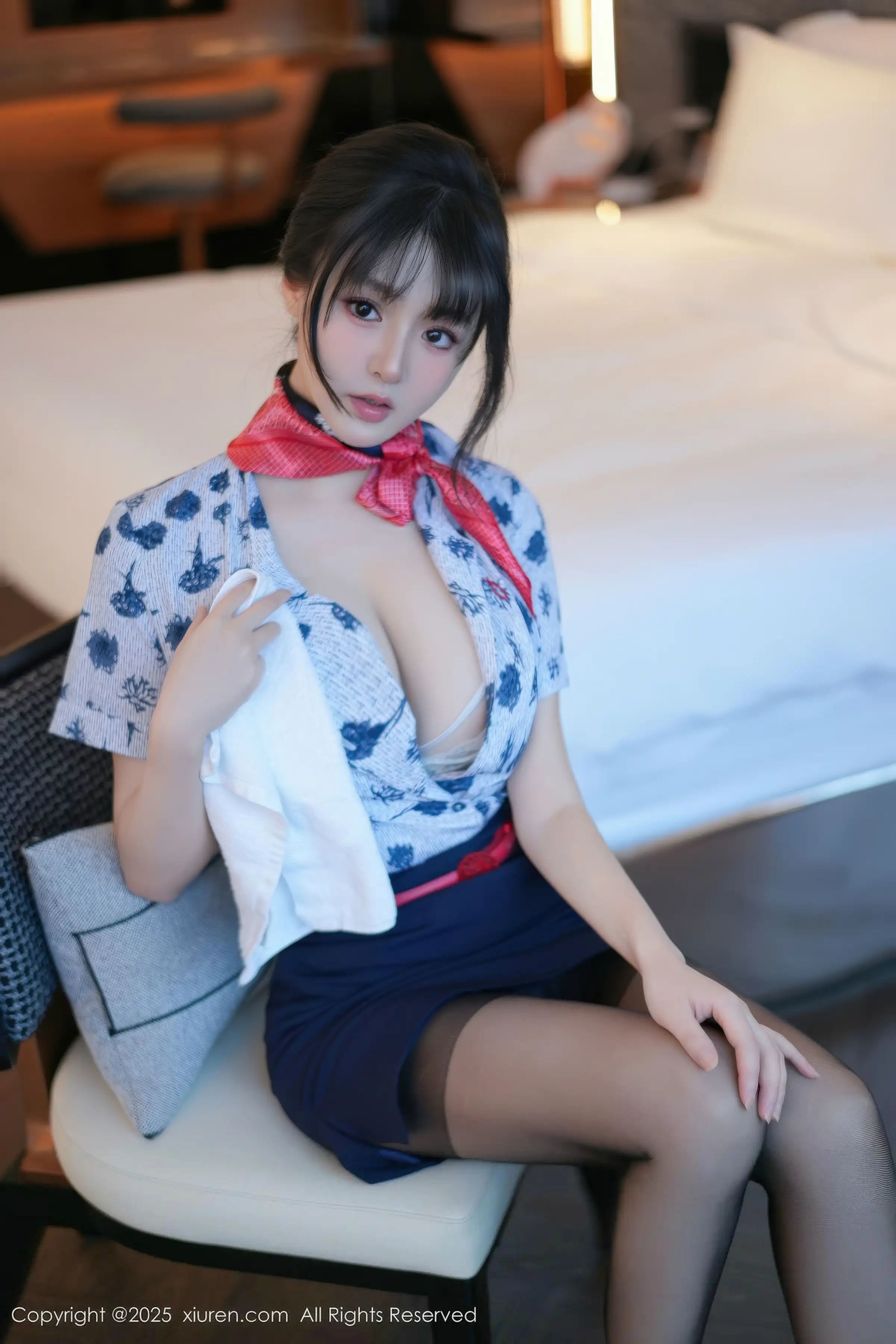   [XiuRen]高清写真图 2025.12.16 No.11115 沈南汐RuRu 空姐制服第18张图片