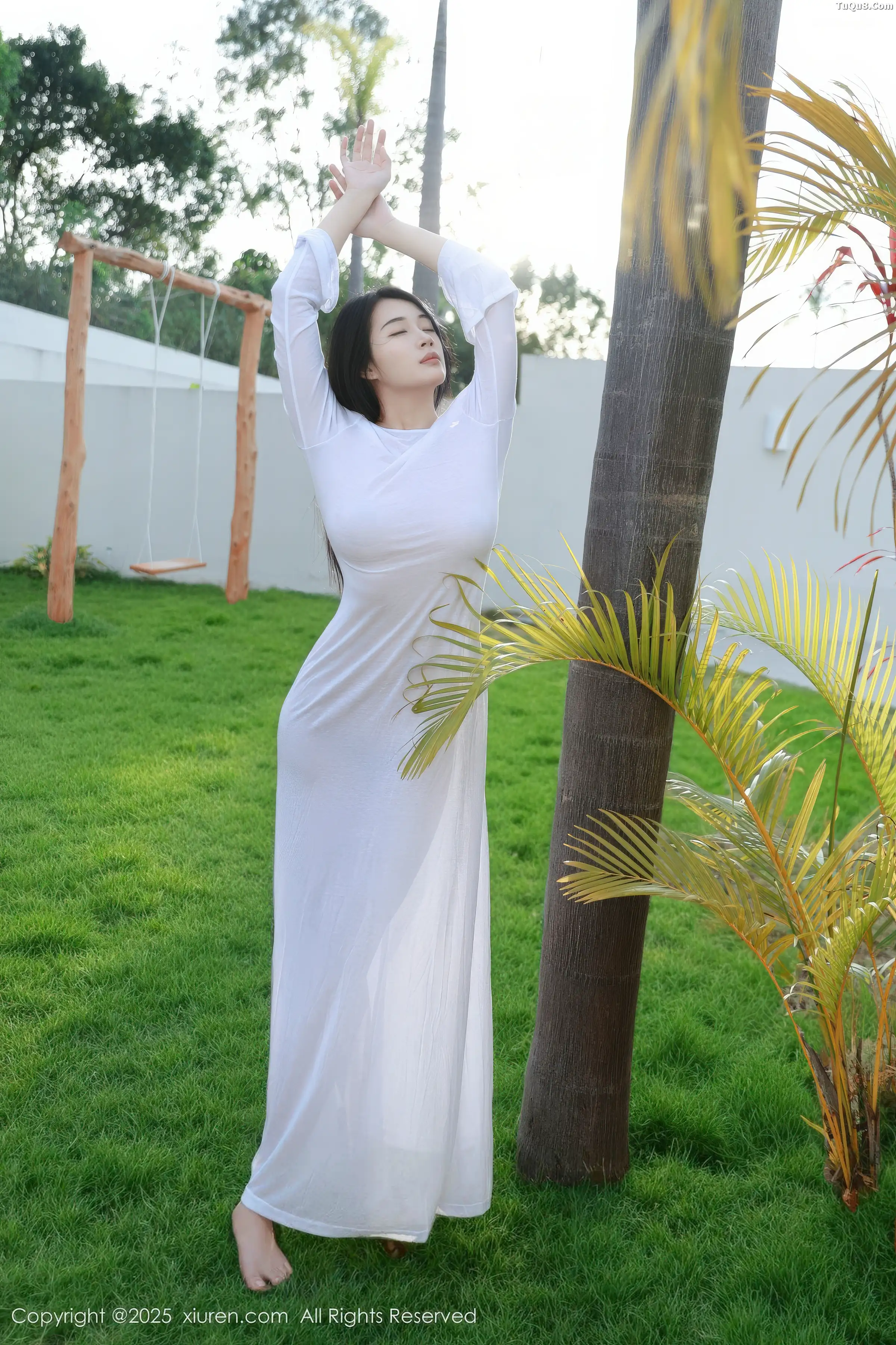   [XiuRen]高清写真图 2025.12.19 No.11129 南乔 泳池场景第12张图片