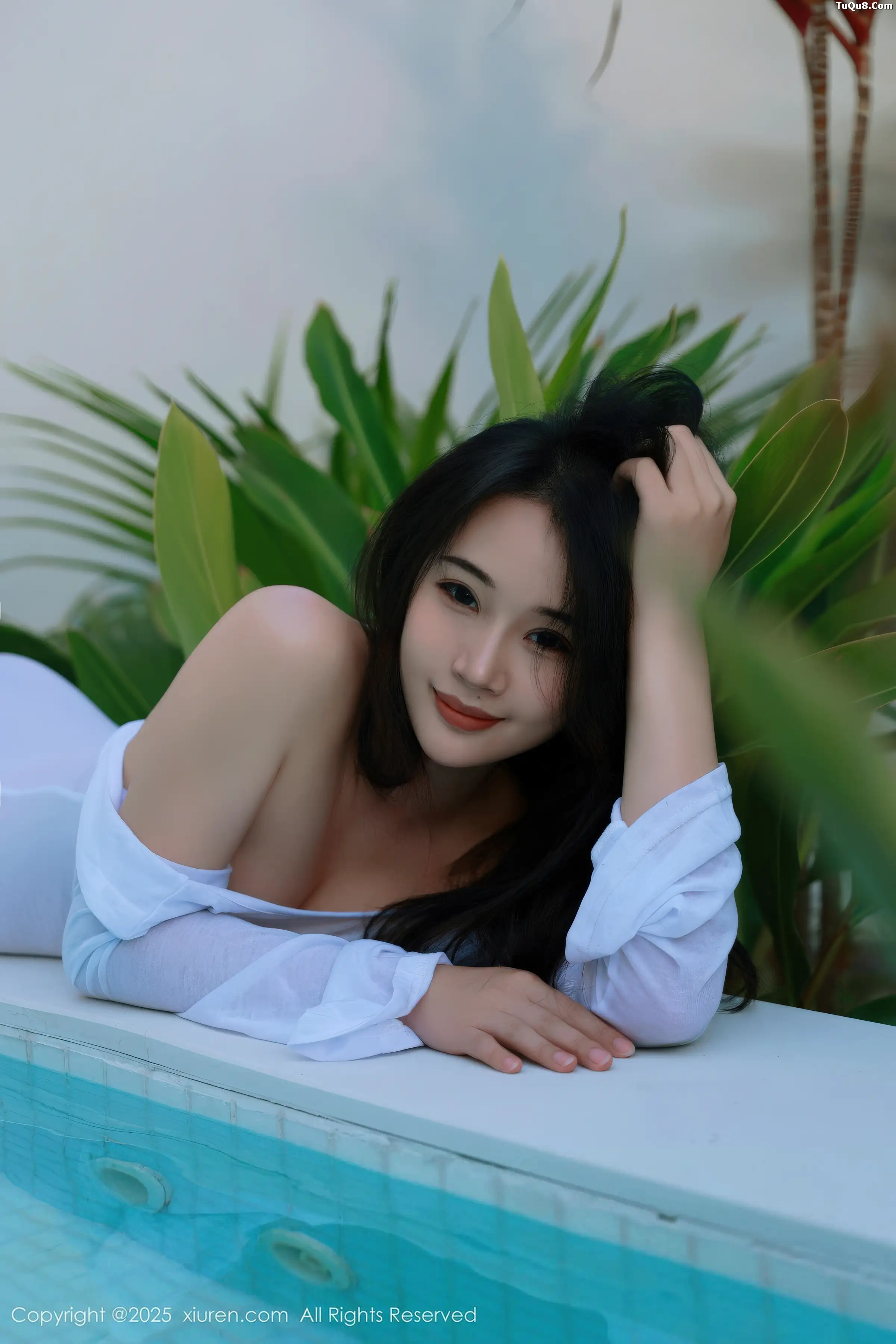   [XiuRen]高清写真图 2025.12.19 No.11129 南乔 泳池场景第29张图片