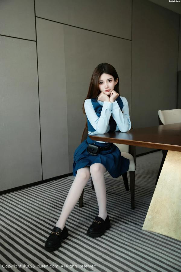   [XiuRen]高清写真图 2025.12.23 No.11141 苏甜橙子 JK制服第3张图片
