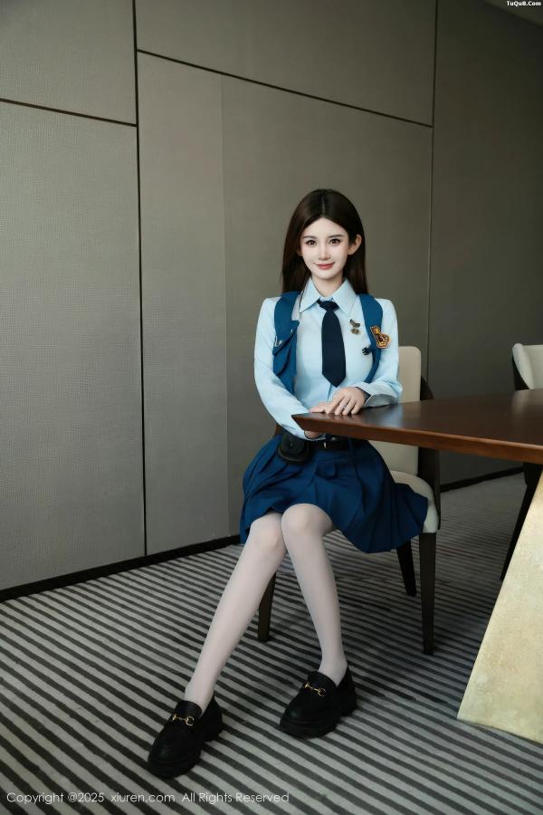   [XiuRen]高清写真图 2025.12.23 No.11141 苏甜橙子 JK制服第5张图片