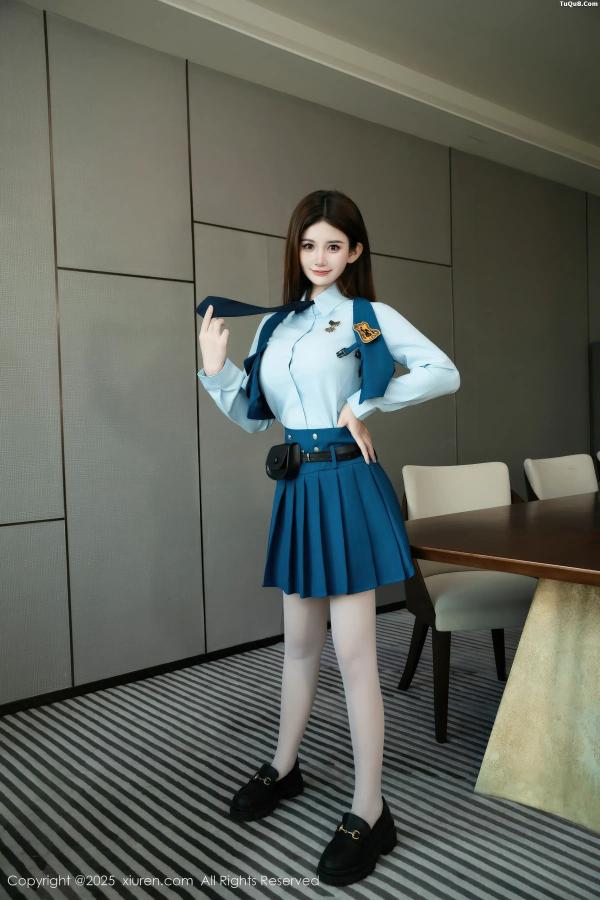   [XiuRen]高清写真图 2025.12.23 No.11141 苏甜橙子 JK制服第7张图片
