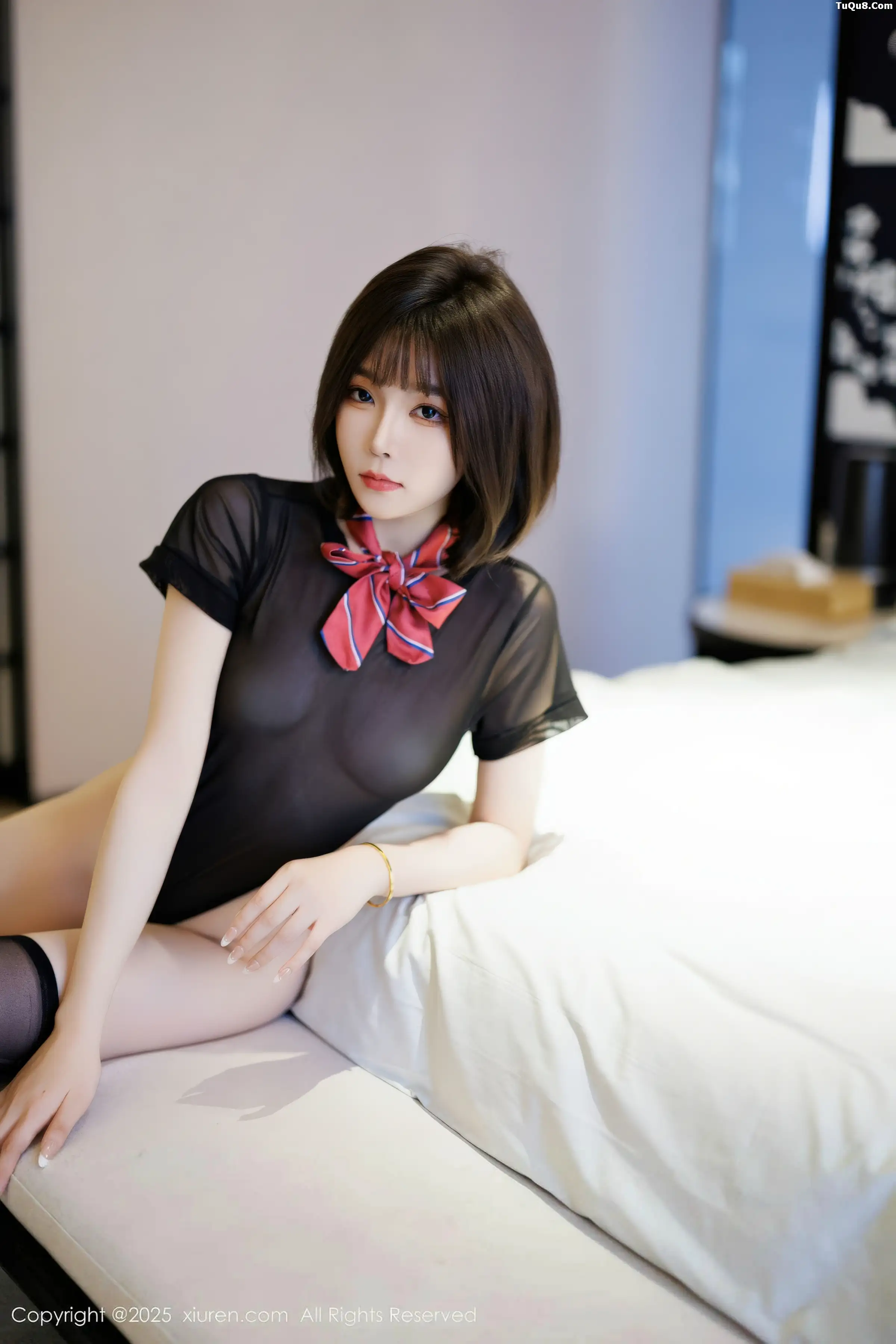   [XiuRen]高清写真图 2025.12.23 No.11138 莉芝荔枝 圣诞主题第36张图片