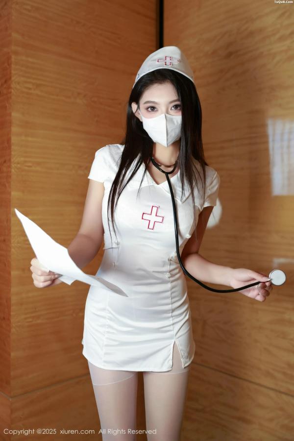   [XiuRen]高清写真图 2025.12.22 No.11134 冬安 白色护士制服第5张图片