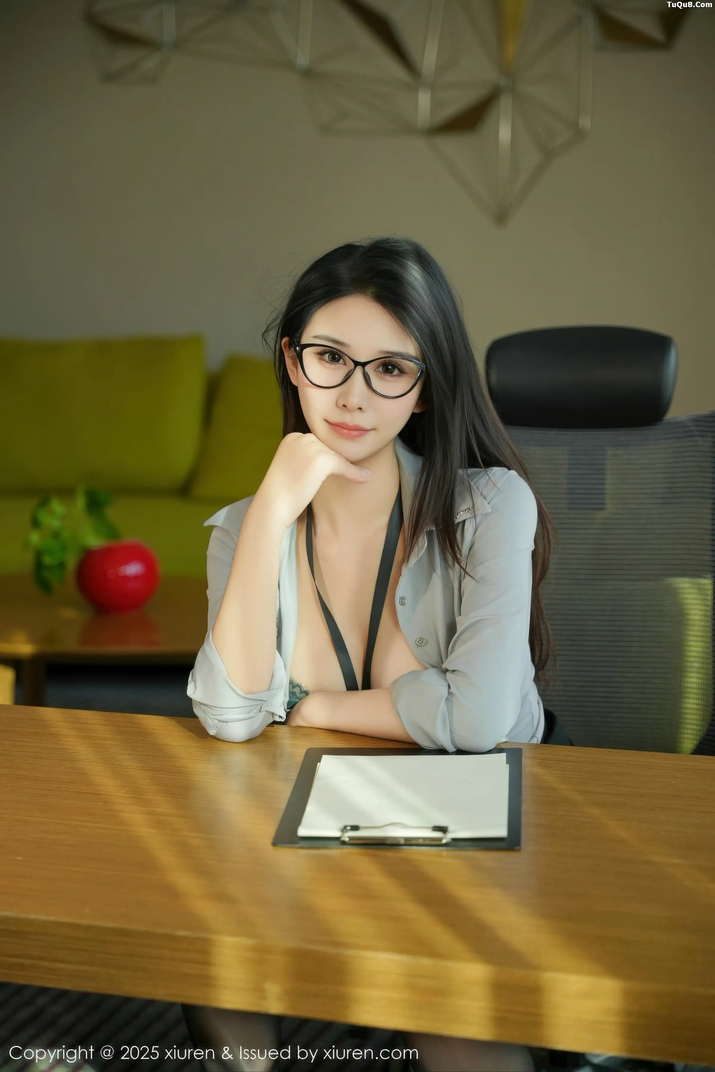   [XiuRen]高清写真图 2025.12.24 No.11144 喵喵mua 蕾丝内衣第19张图片