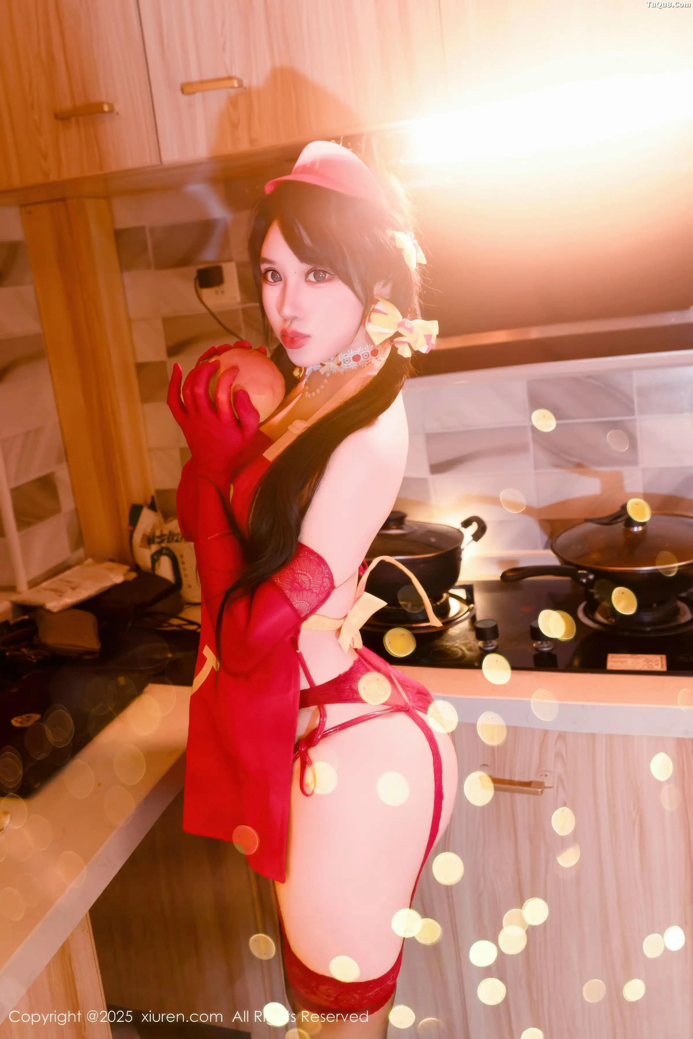   [XiuRen]高清写真图 2025.12.25 No.11154 汐汐爱吃草莓 红色情趣内衣第1张图片