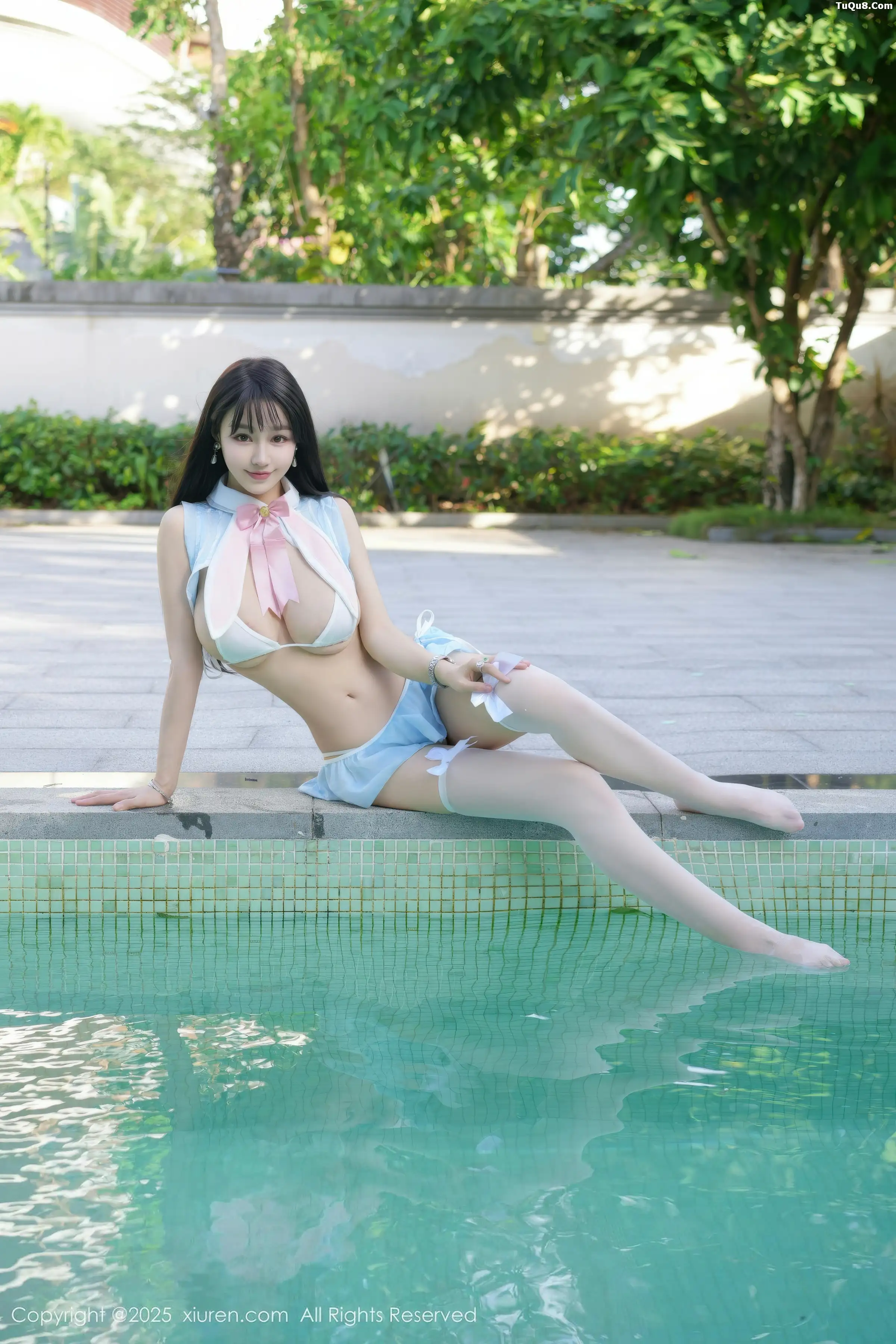   [XiuRen]高清写真图 2025.12.29 No.11170 心上可Flora 性感比基尼第16张图片