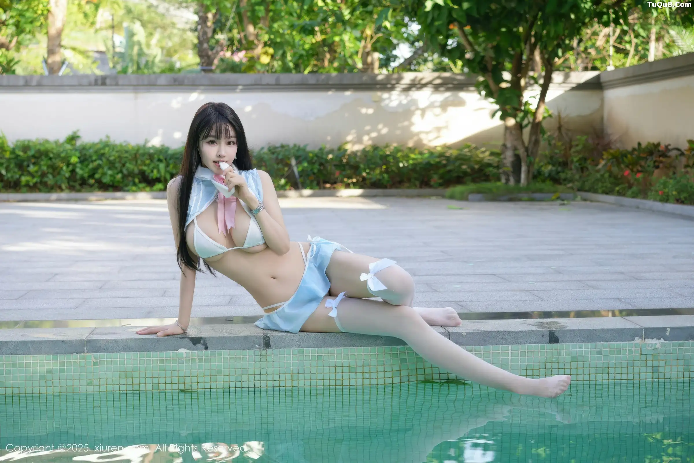   [XiuRen]高清写真图 2025.12.29 No.11170 心上可Flora 性感比基尼第19张图片