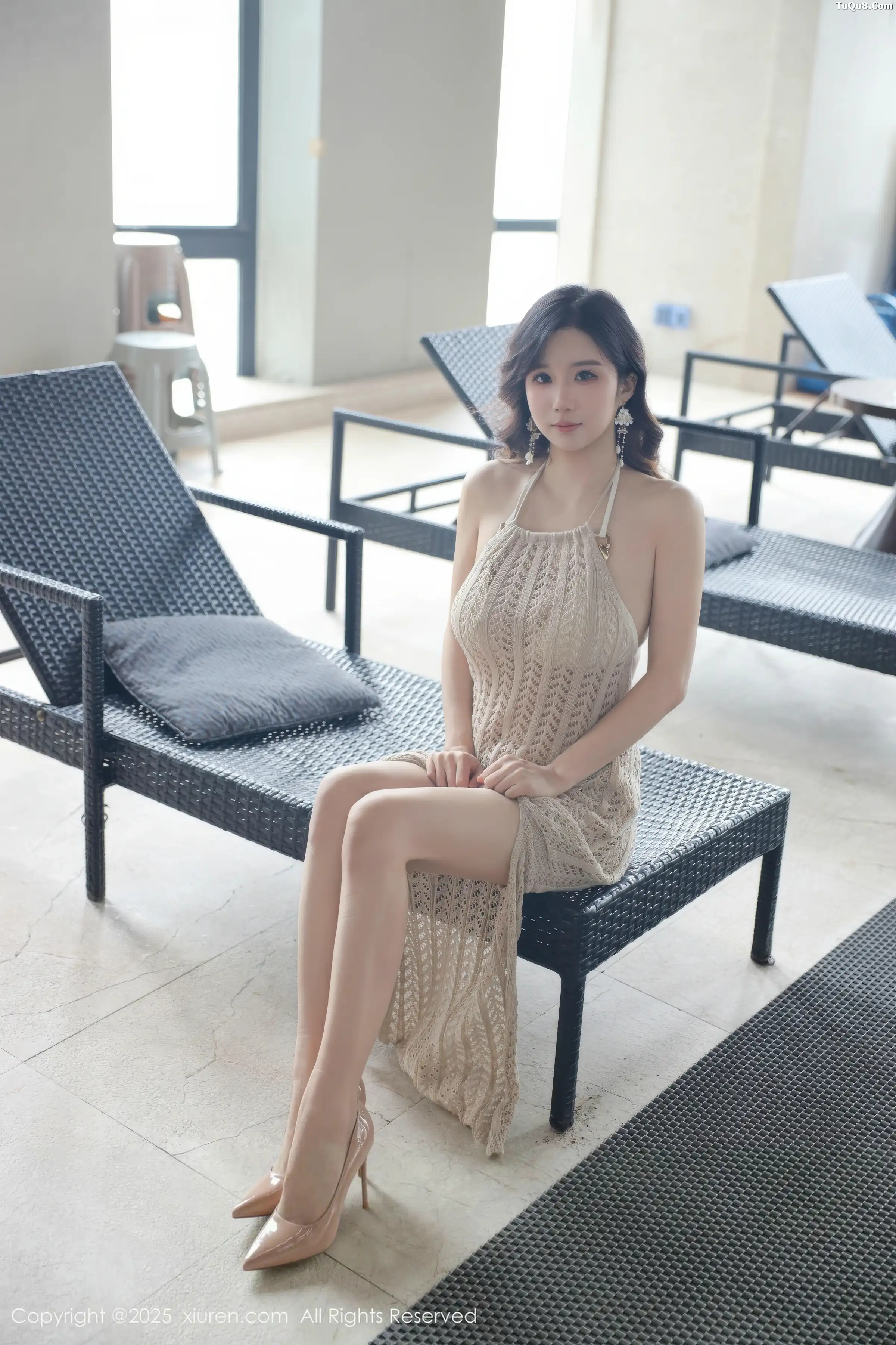   [XiuRen]高清写真图 2025.12.31 No.11182 小肉肉咪 性感比基尼第2张图片