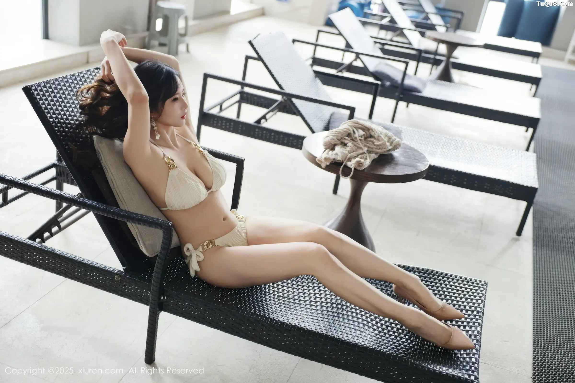   [XiuRen]高清写真图 2025.12.31 No.11182 小肉肉咪 性感比基尼第27张图片