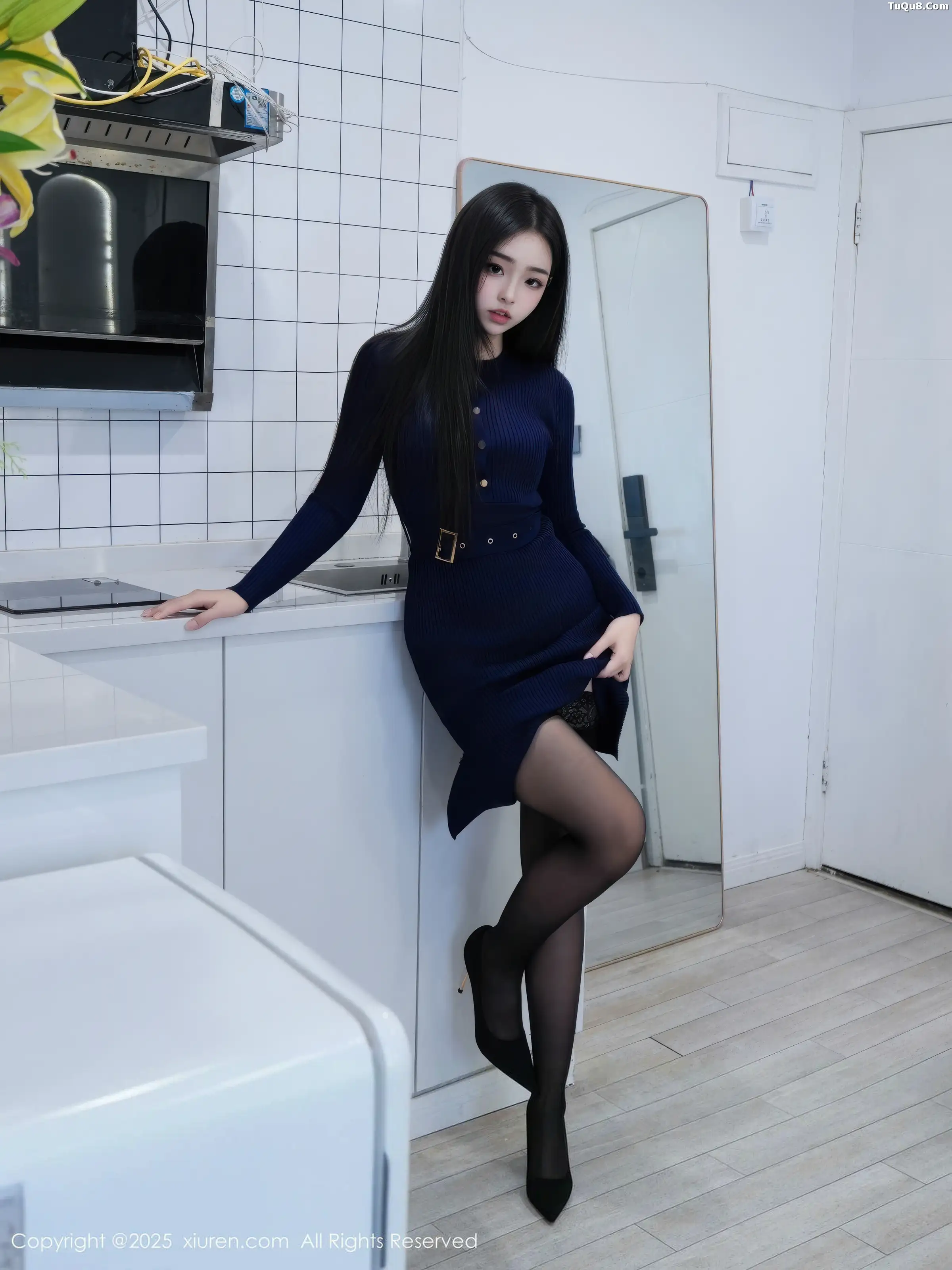   [XiuRen]高清写真图 2025.12.30 No.11173 虞姬无悔 黑丝吊袜第8张图片