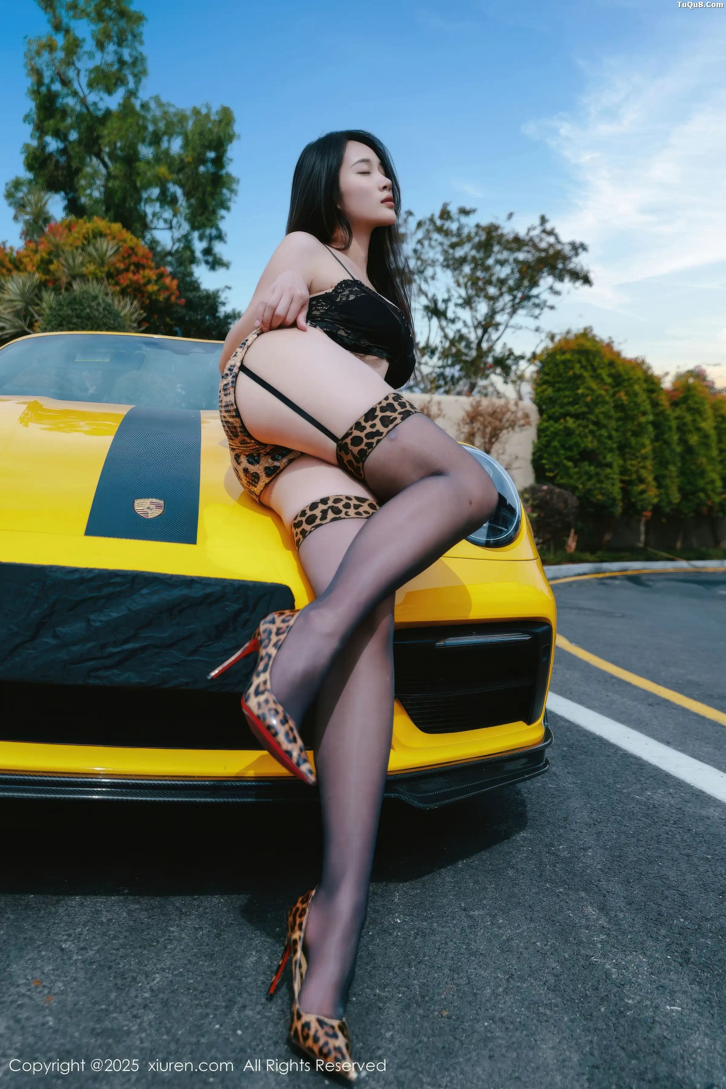   [XiuRen]高清写真图 2025.12.31 No.11179 南乔 蕾丝情趣内衣第20张图片