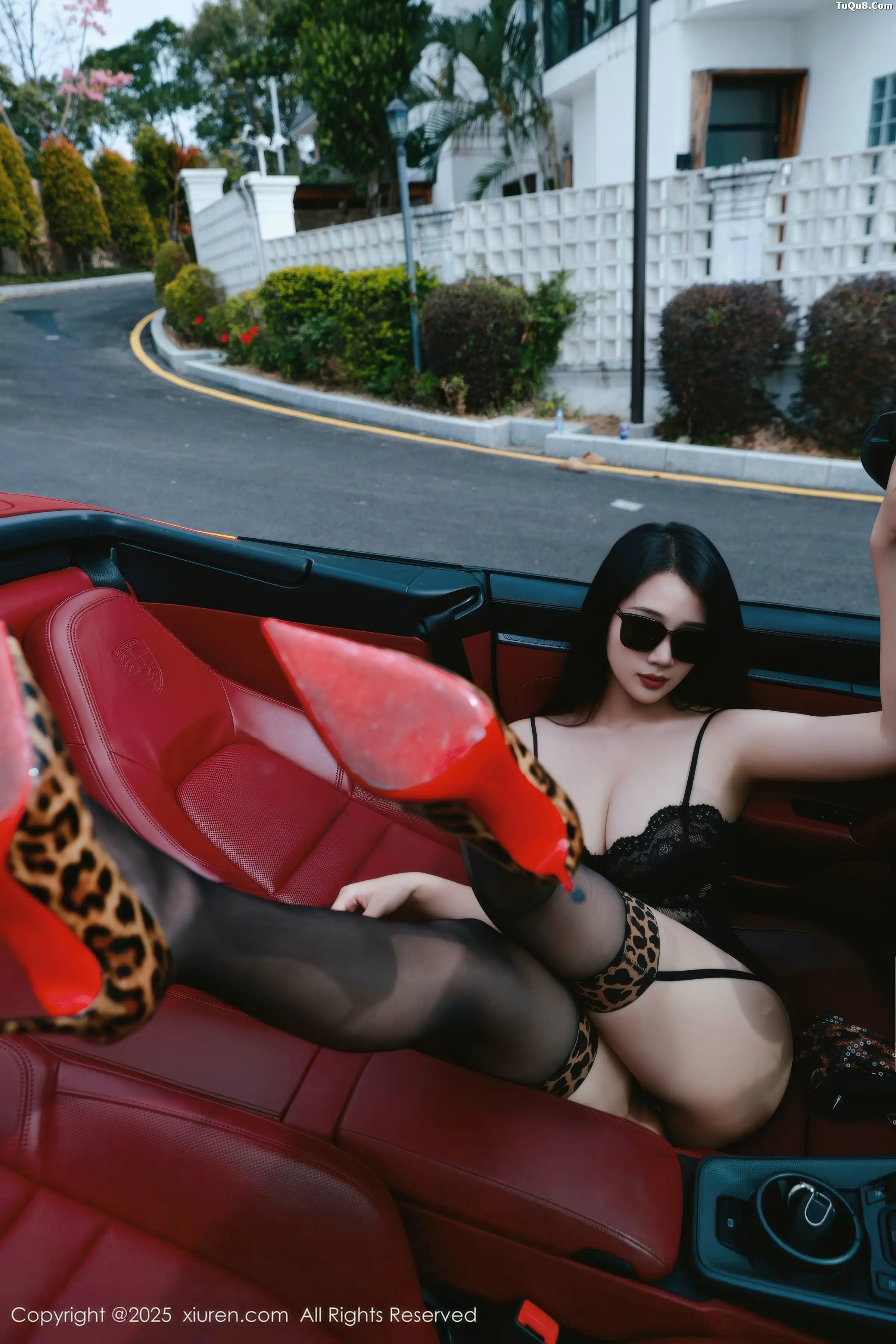   [XiuRen]高清写真图 2025.12.31 No.11179 南乔 蕾丝情趣内衣第41张图片