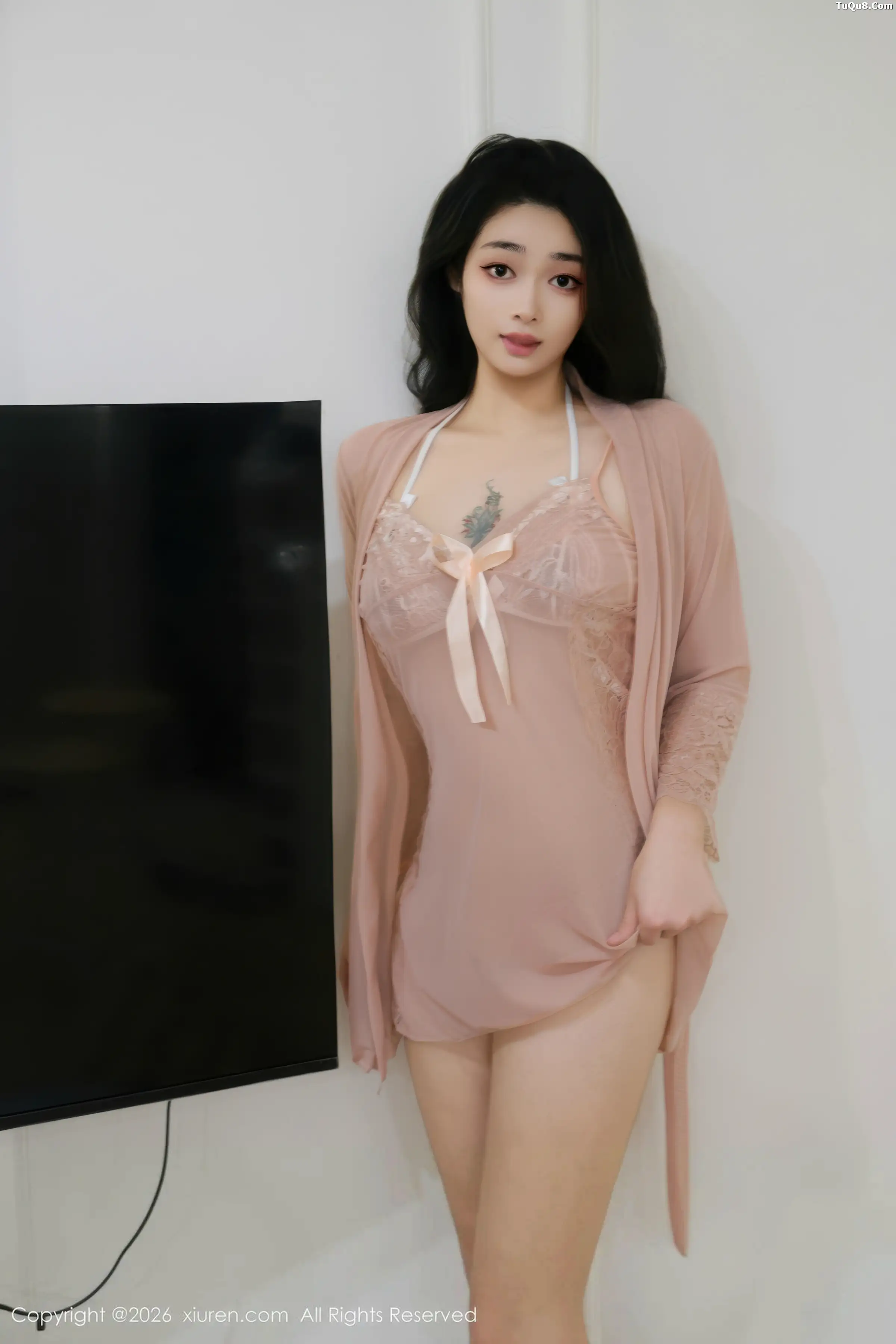   [XiuRen]高清写真图 2026.01.04 No.11189 福福_Thrive 粉色情趣服饰第5张图片