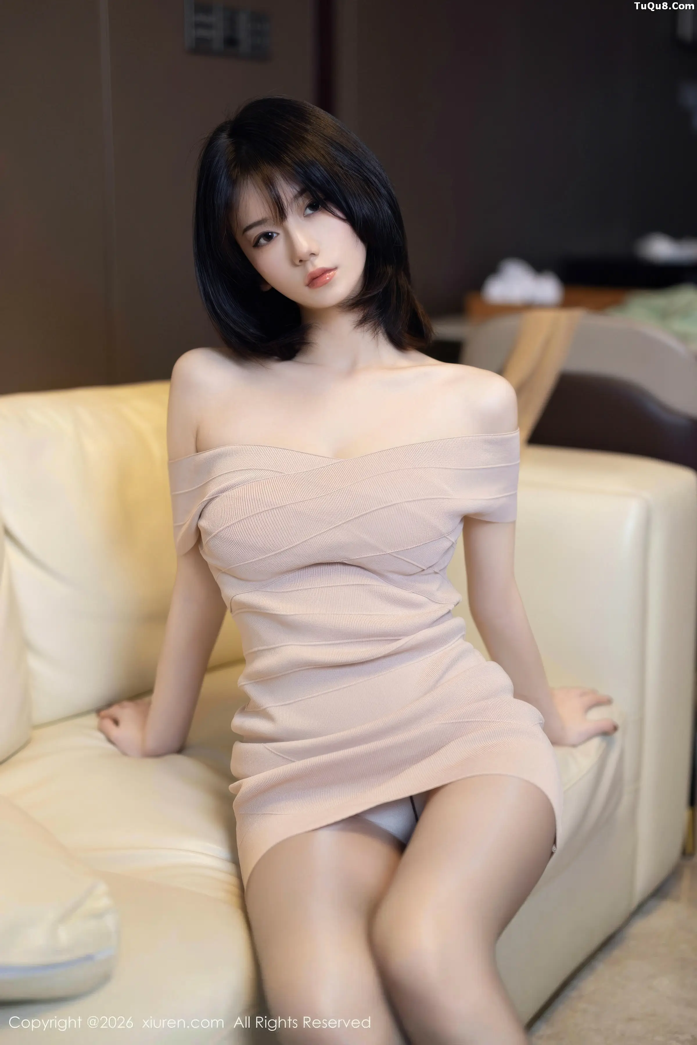   [XiuRen]高清写真图 2026.01.16 No.11244 凌七七 超薄黑丝第4张图片