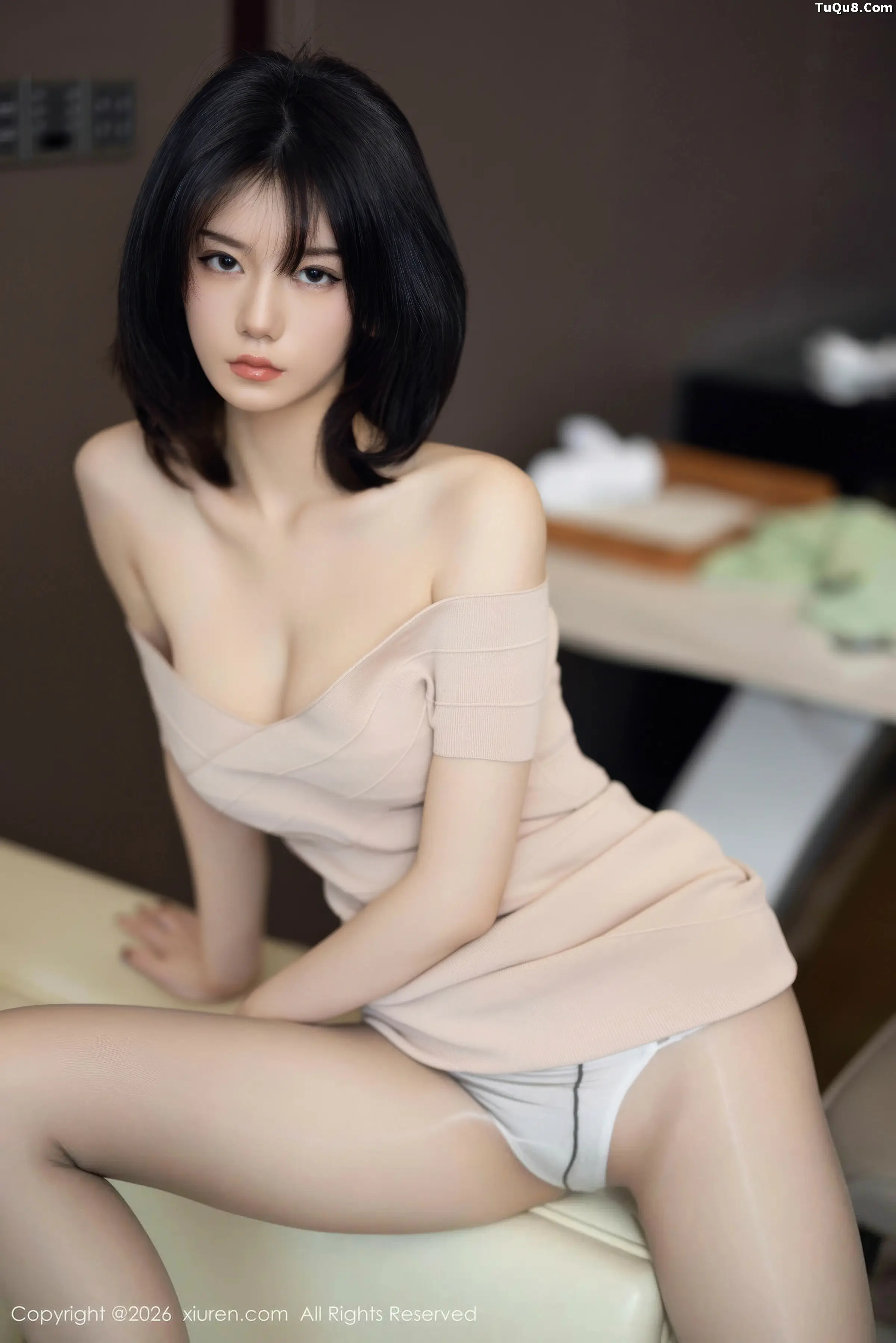   [XiuRen]高清写真图 2026.01.16 No.11244 凌七七 超薄黑丝第22张图片